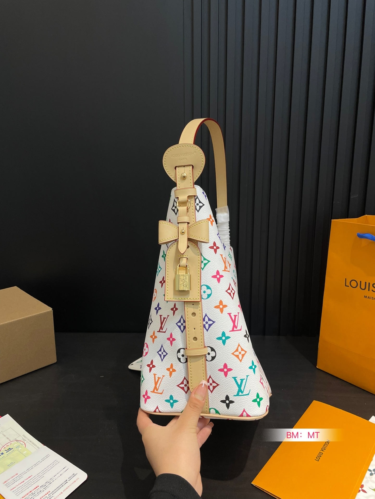 louis-new-arrival-all-in-bb-hobo-bag-002-size-26-30-cm-1916