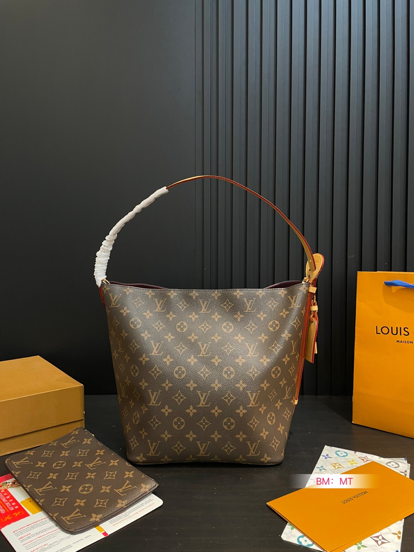 louis-new-arrival-all-in-bb-hobo-bag-size-26-30-cm-5437