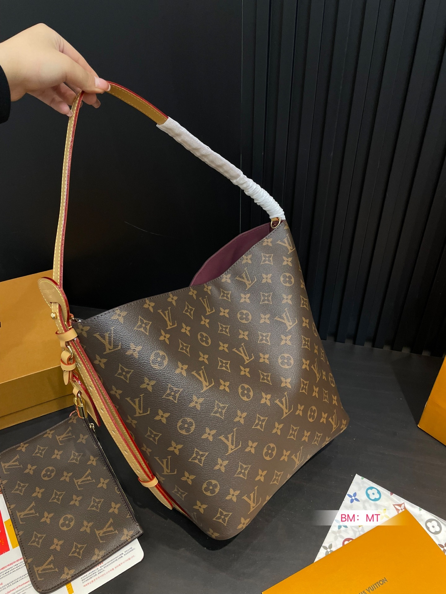 louis-new-arrival-all-in-bb-hobo-bag-size-26-30-cm-5437