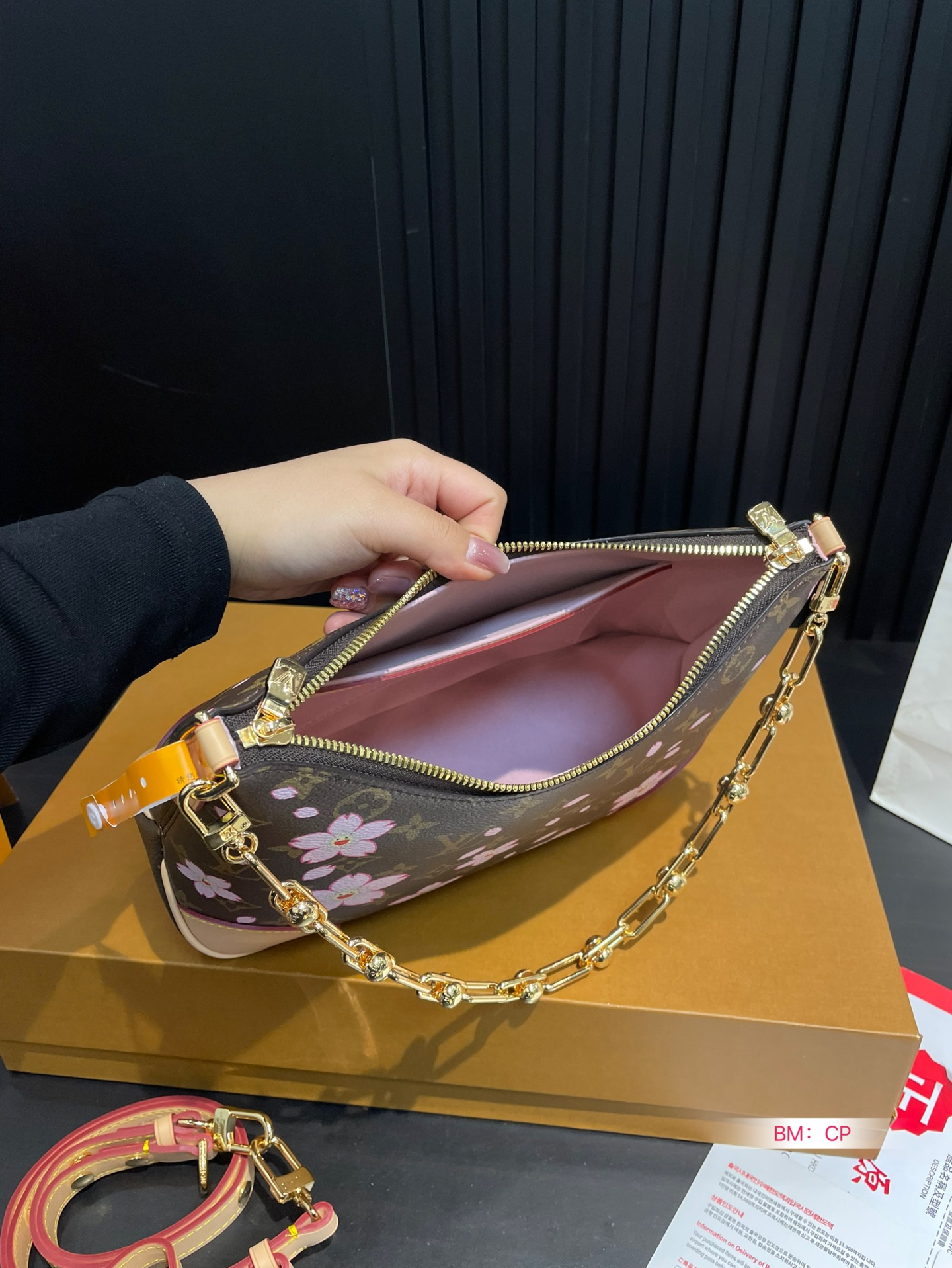 Louis new arrival flowers hobo bag size:30*20 cm