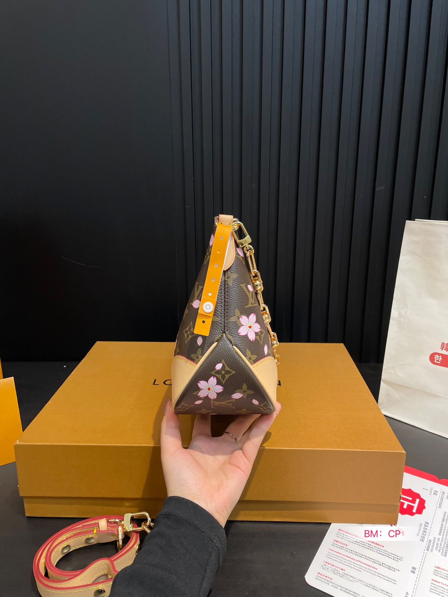 Louis new arrival flowers hobo bag size:30*20 cm