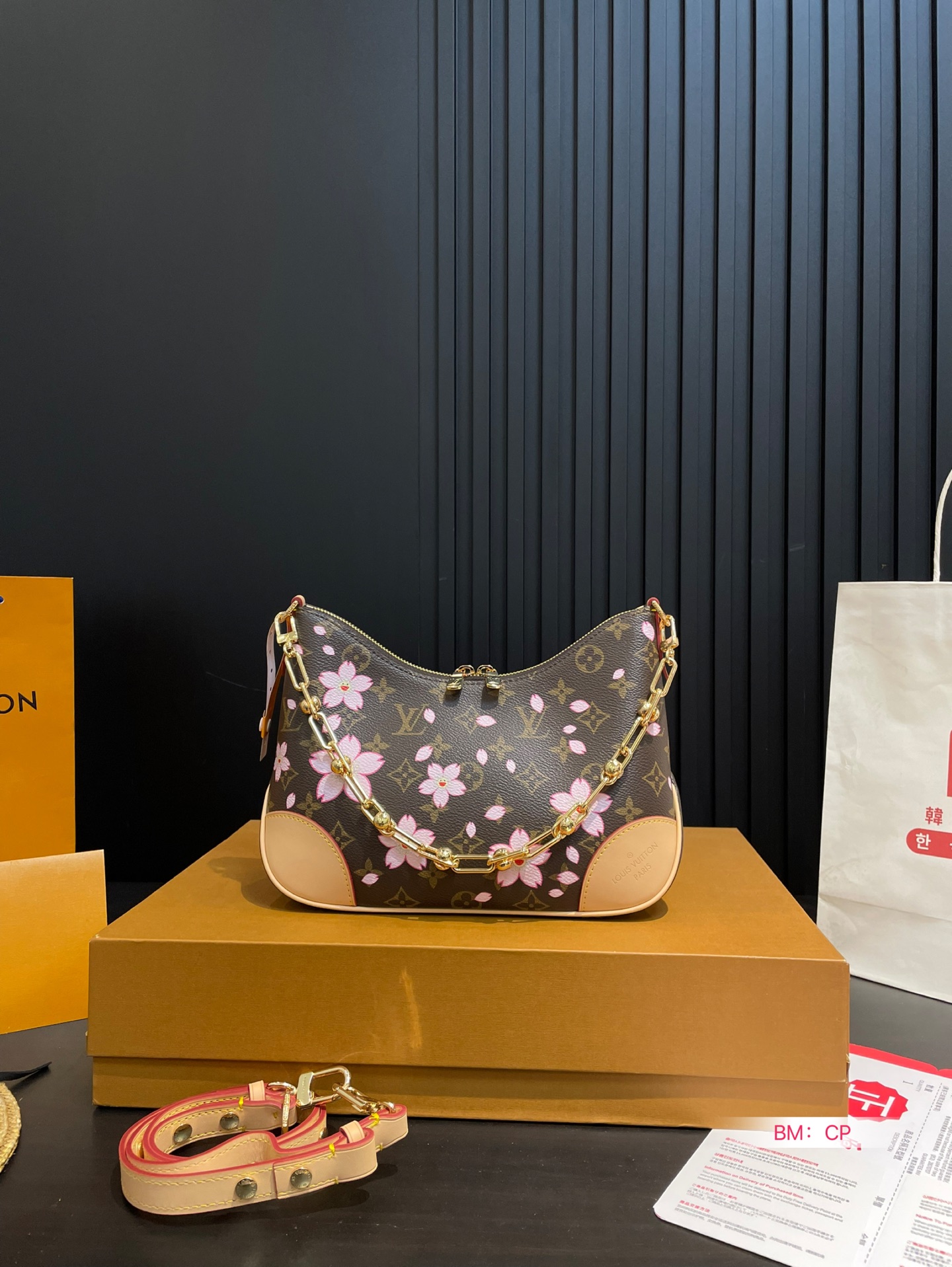 Louis new arrival flowers hobo bag size:30*20 cm