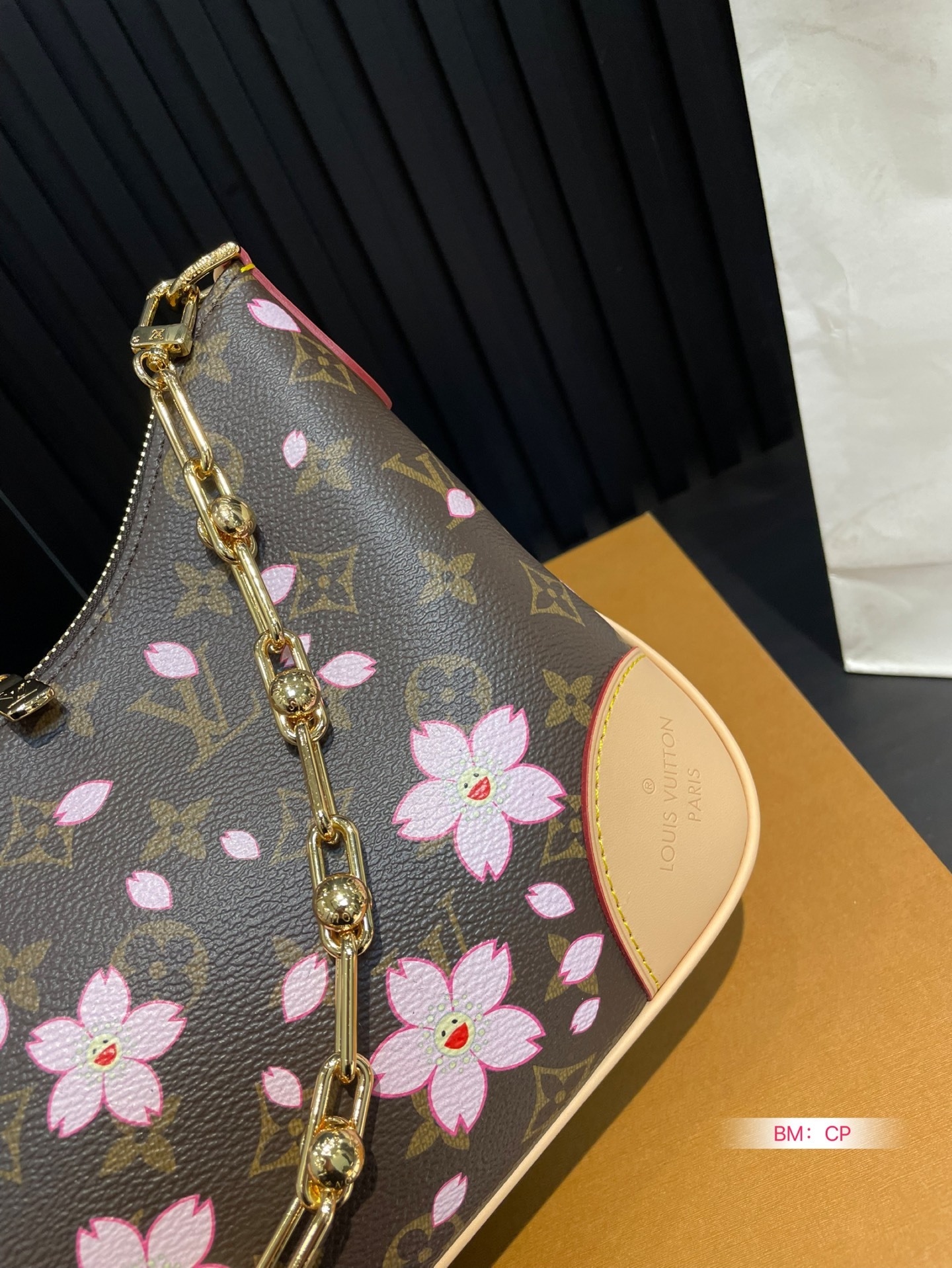 Louis new arrival flowers hobo bag size:30*20 cm