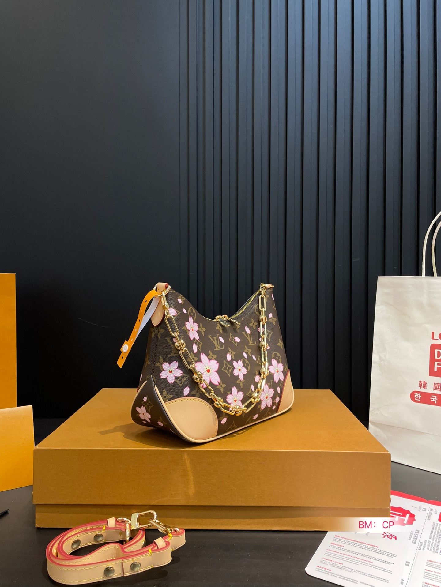 Louis new arrival flowers hobo bag size:30*20 cm