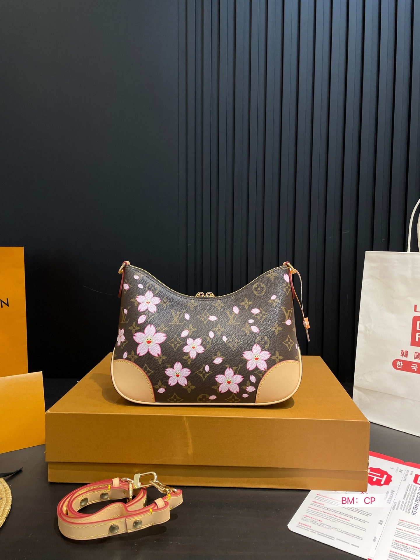 Louis new arrival flowers hobo bag size:30*20 cm