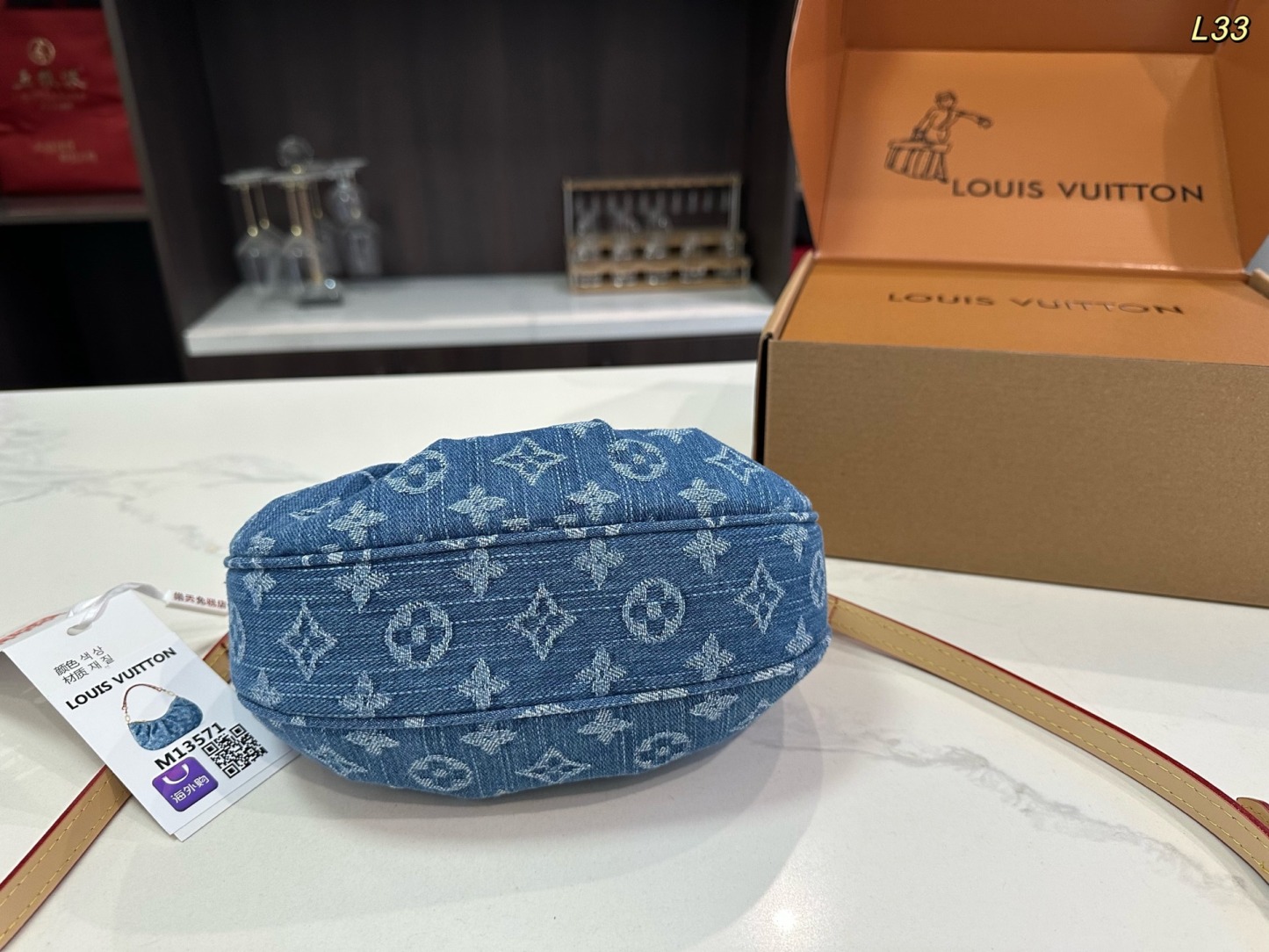 Louis new arrival Pochette Valley bag size: 20*12 cm