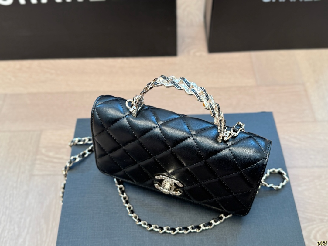 cc-new-arrival-woc-chain-bag-size-19-12-cm-887