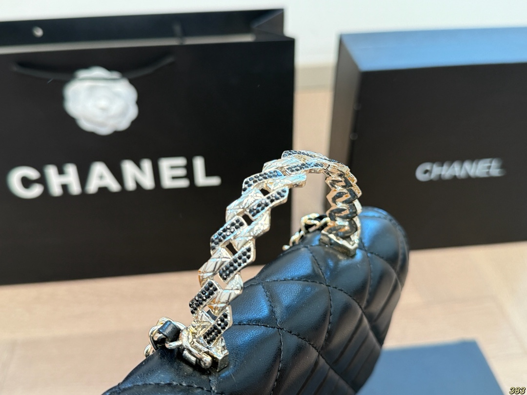 cc-new-arrival-woc-chain-bag-size-19-12-cm-887