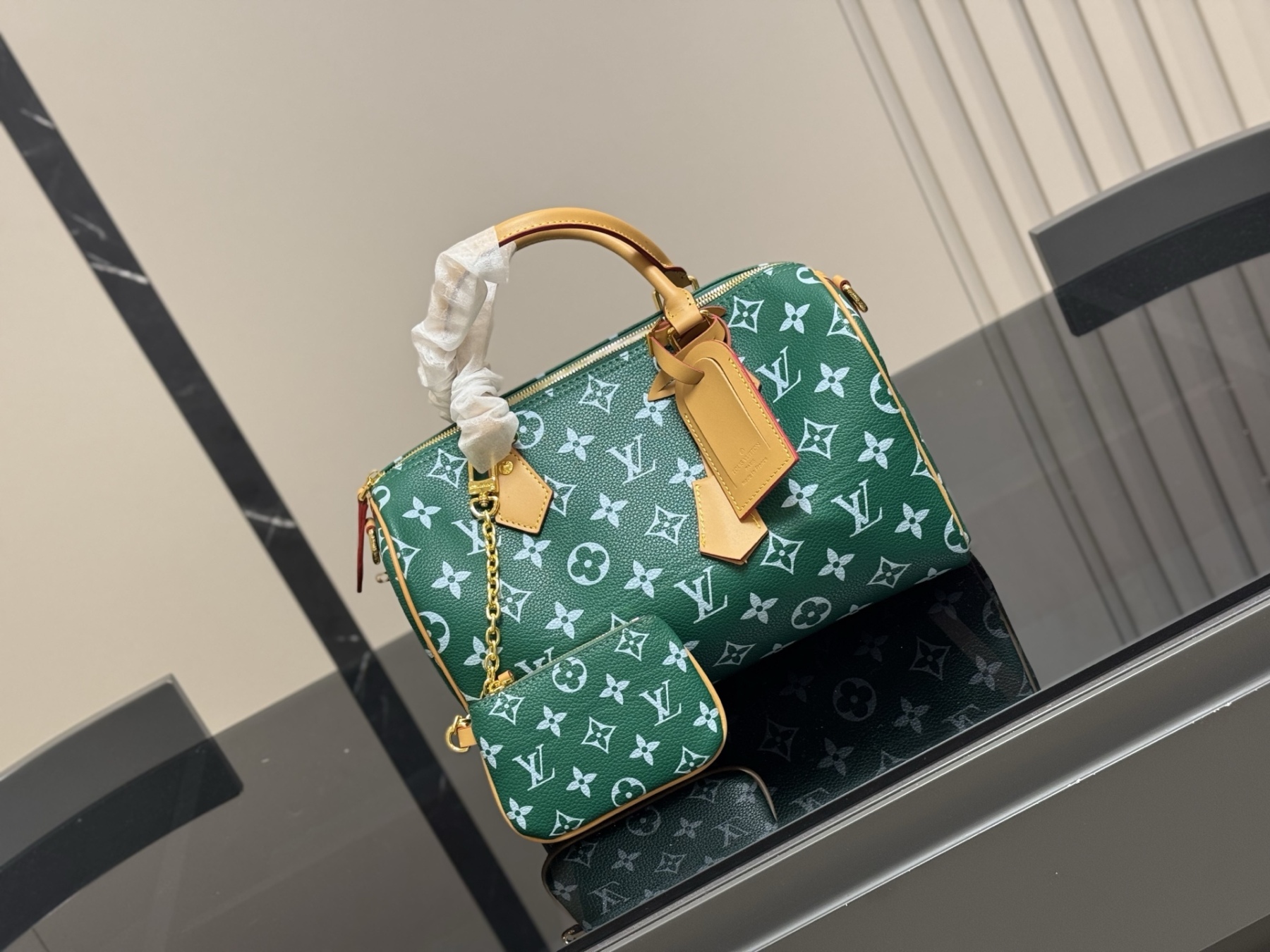 louis-new-arrival-speedy-30-strawberry-bag-size-30-cm-4232