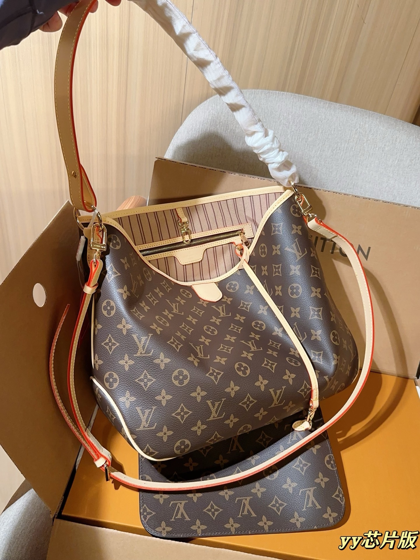 Louis new arrival Delightful PM tote bag size; 34*29*13 cm