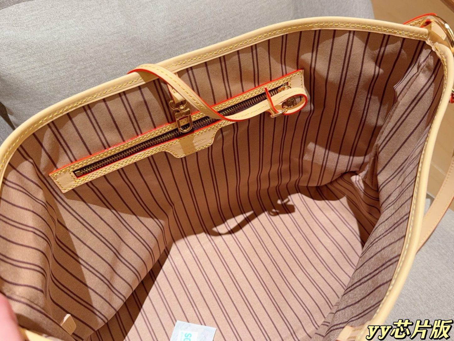 Louis new arrival Delightful PM tote bag size; 34*29*13 cm