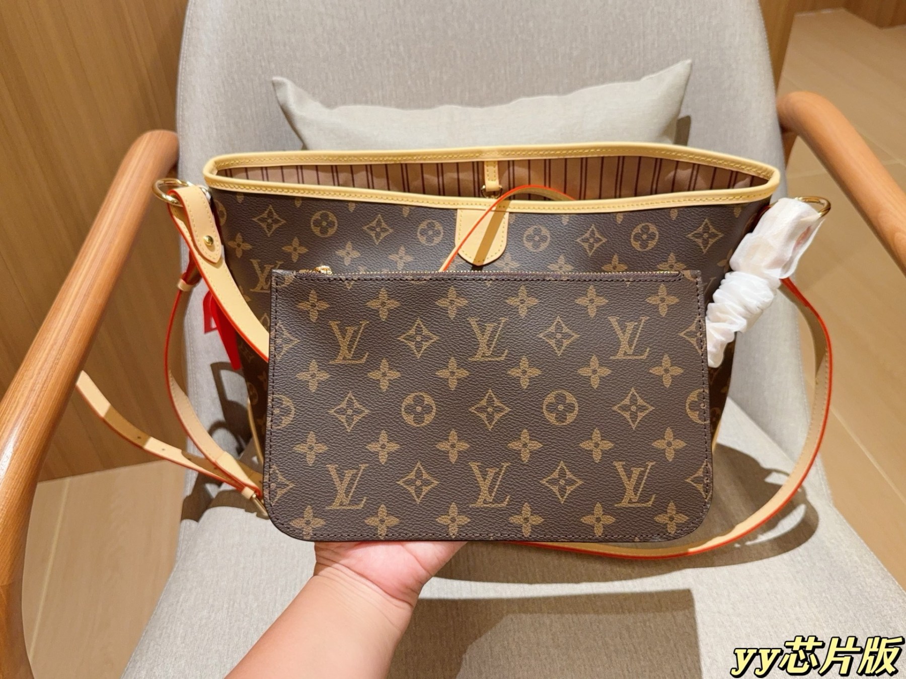 Louis new arrival Delightful PM tote bag size; 34*29*13 cm