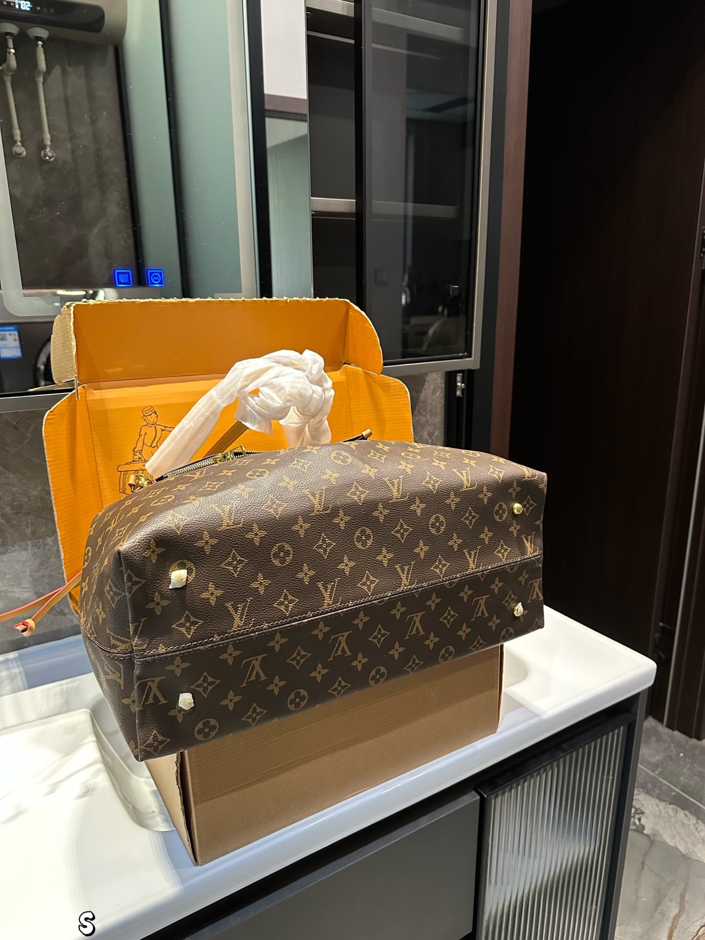 louis new arrival shopping tote bag size:42 * 30cm