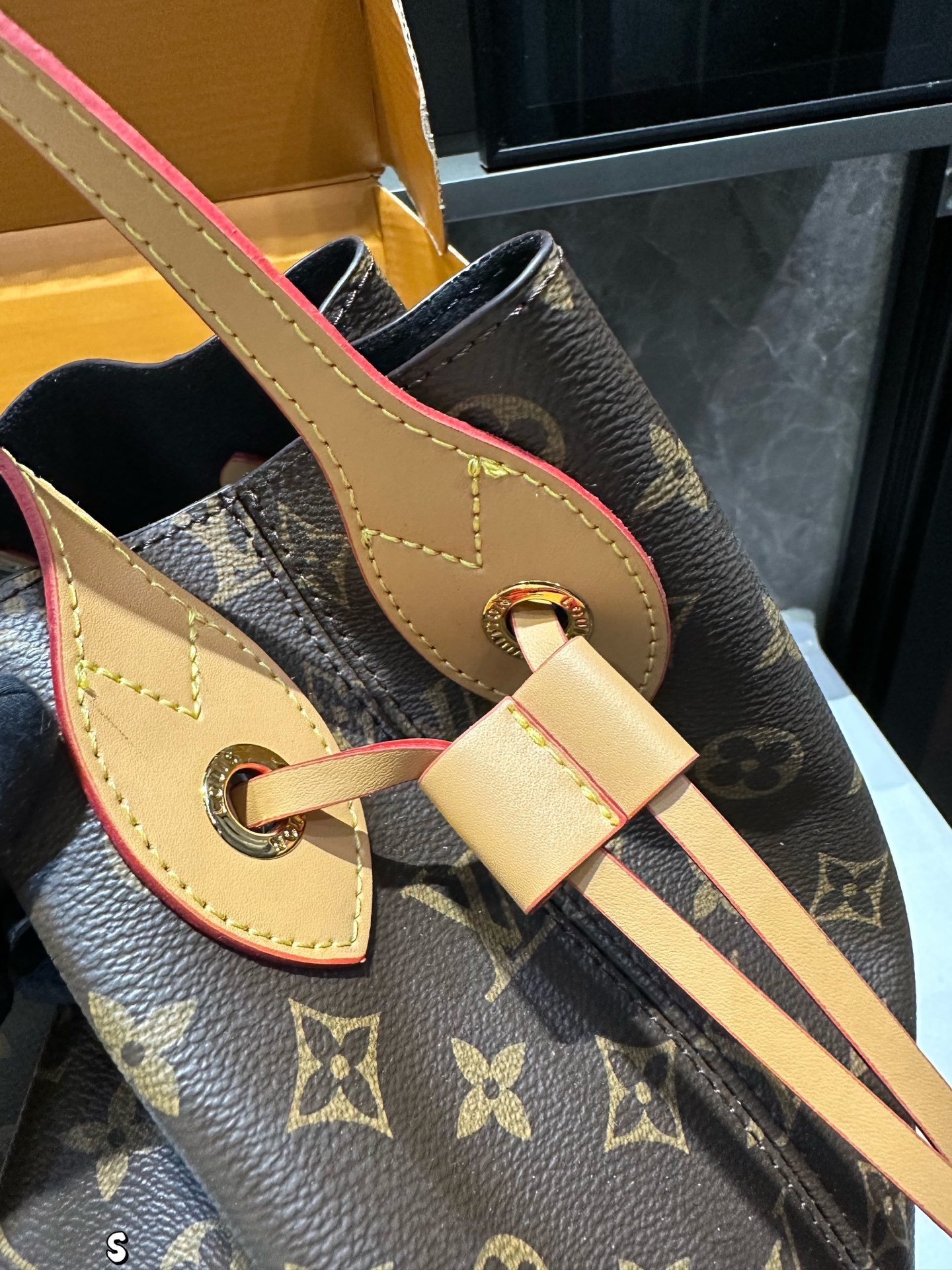 louis new arrival shopping tote bag size:42 * 30cm