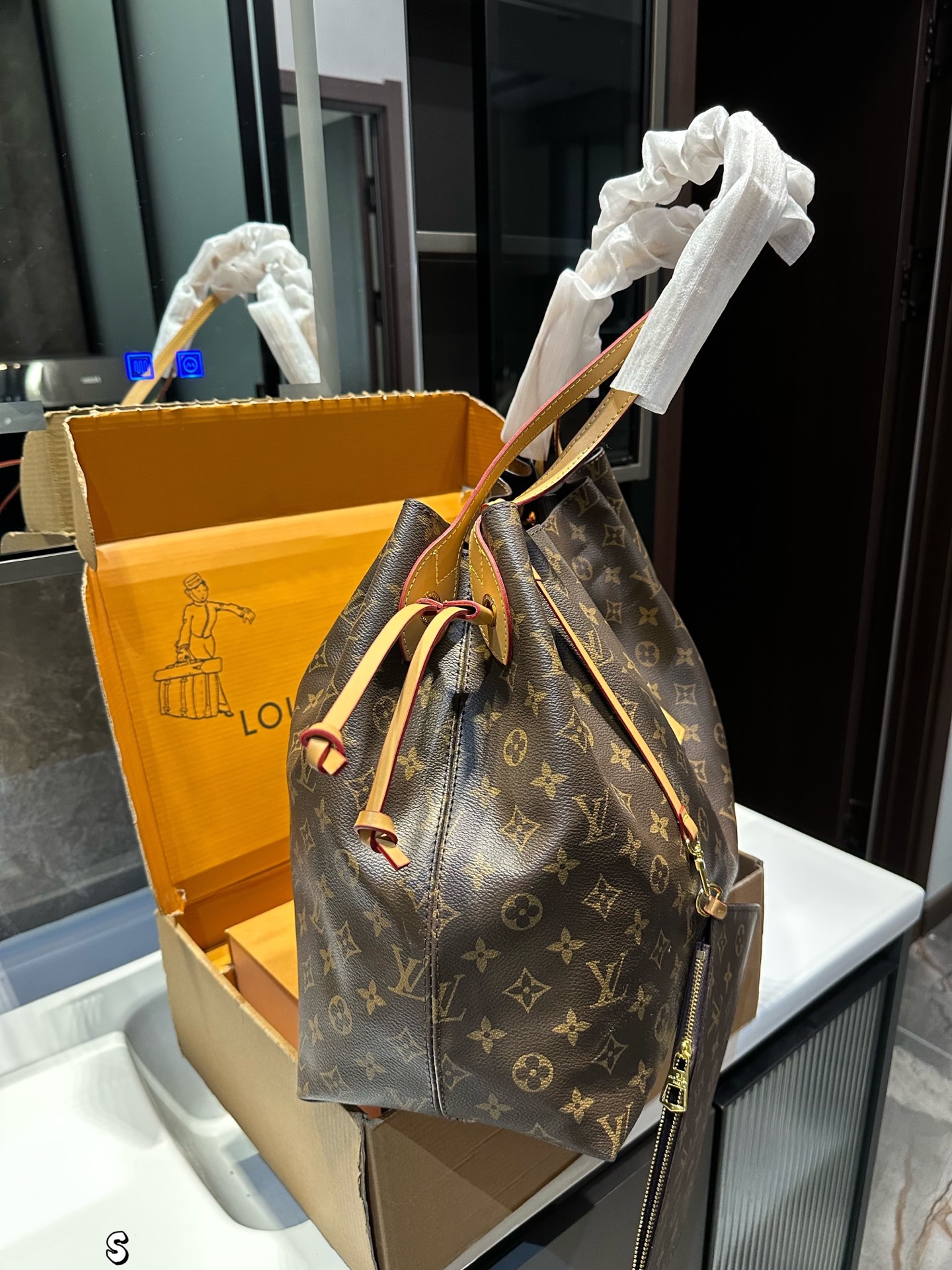 louis new arrival shopping tote bag size:42 * 30cm