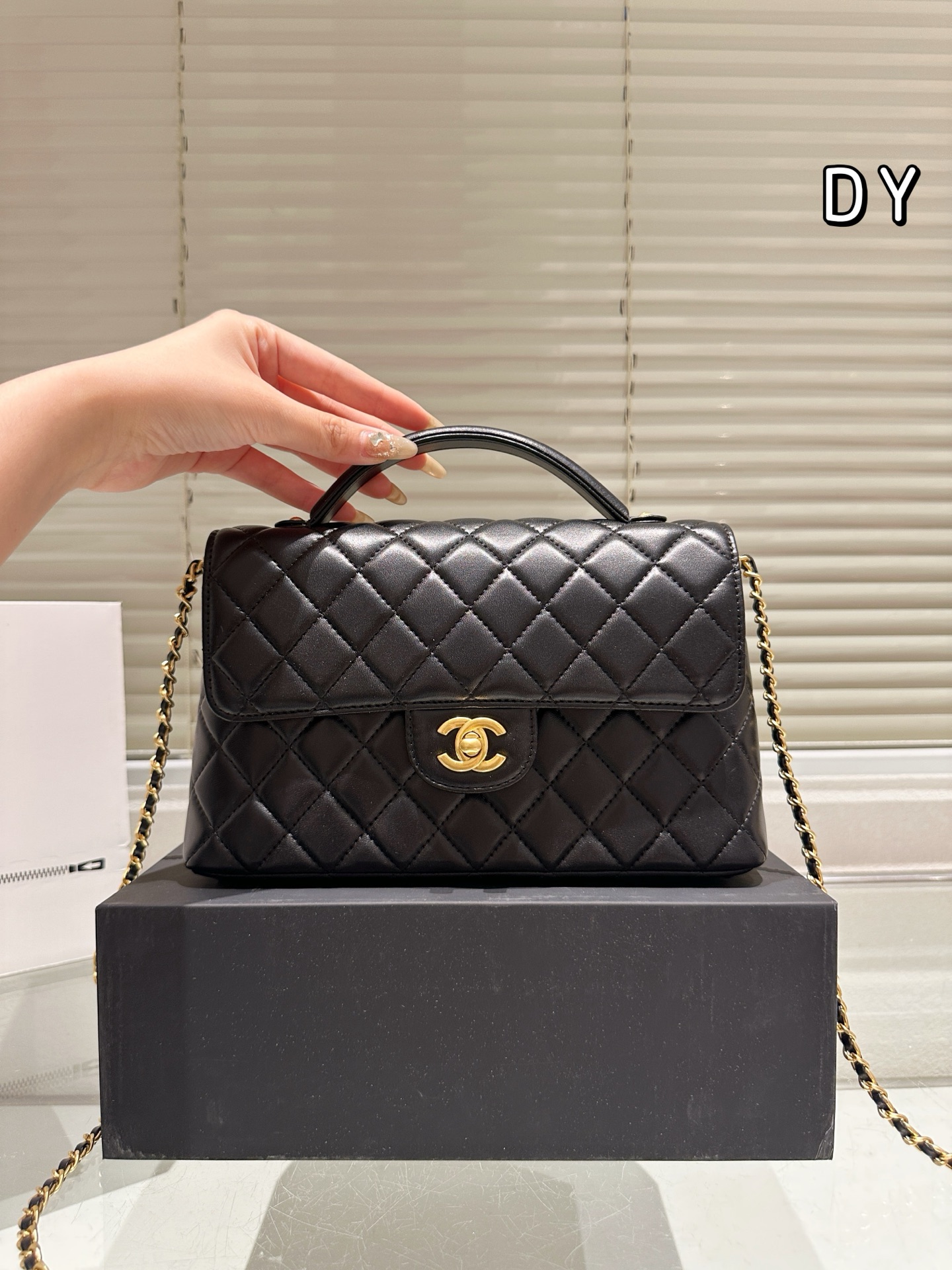 cc-new-arrival-25p-handle-bag-size-25-15-cm-2879