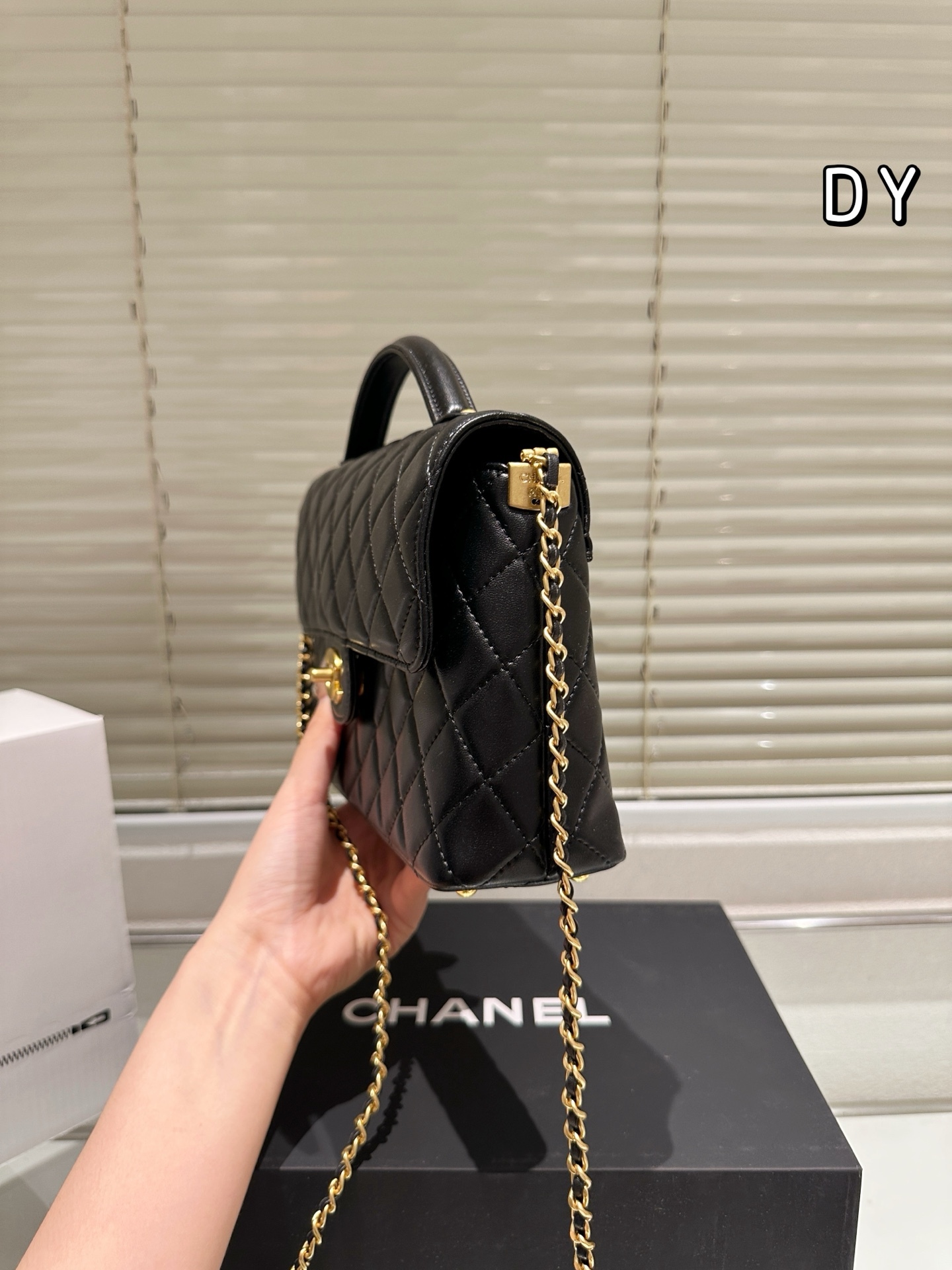 cc-new-arrival-25p-handle-bag-size-25-15-cm-2879