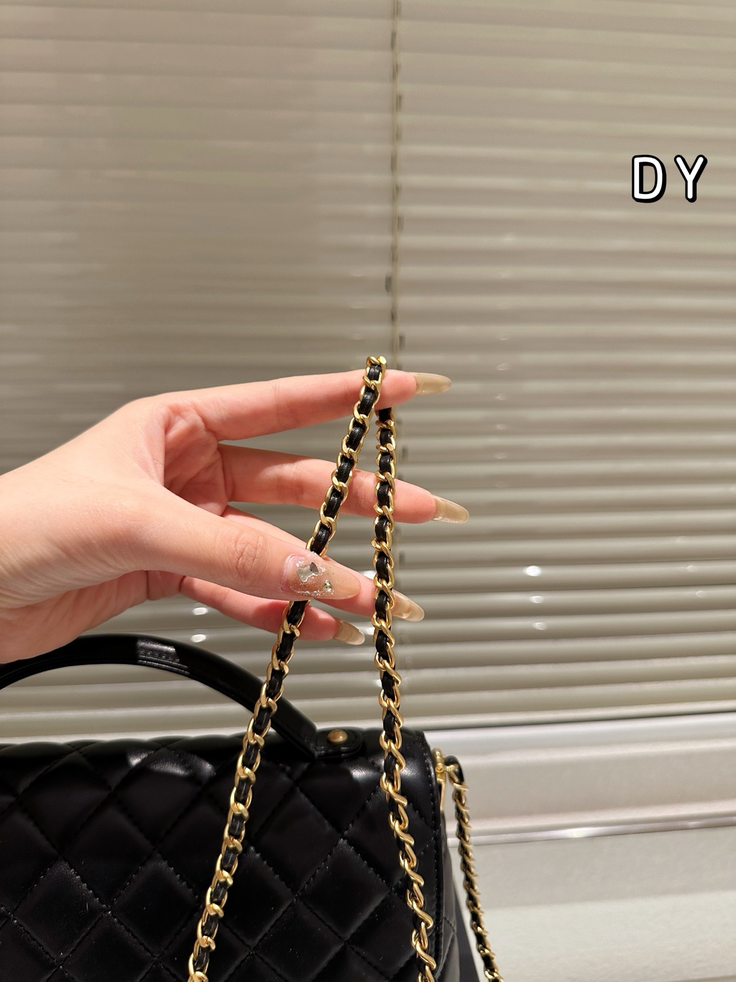 cc-new-arrival-25p-handle-bag-size-25-15-cm-2879