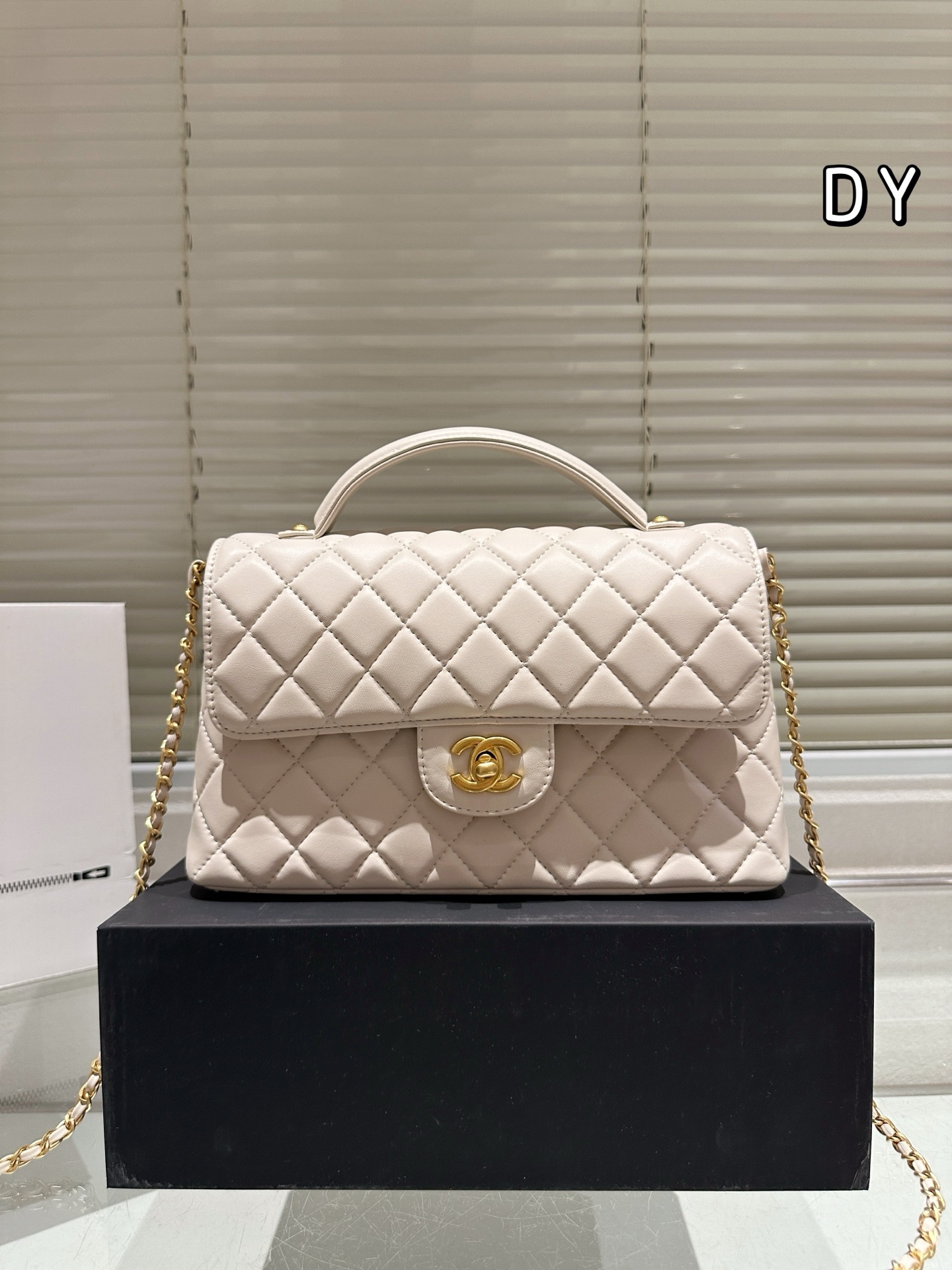 cc-new-arrival-25p-handle-bag-size-25-15-cm-2879