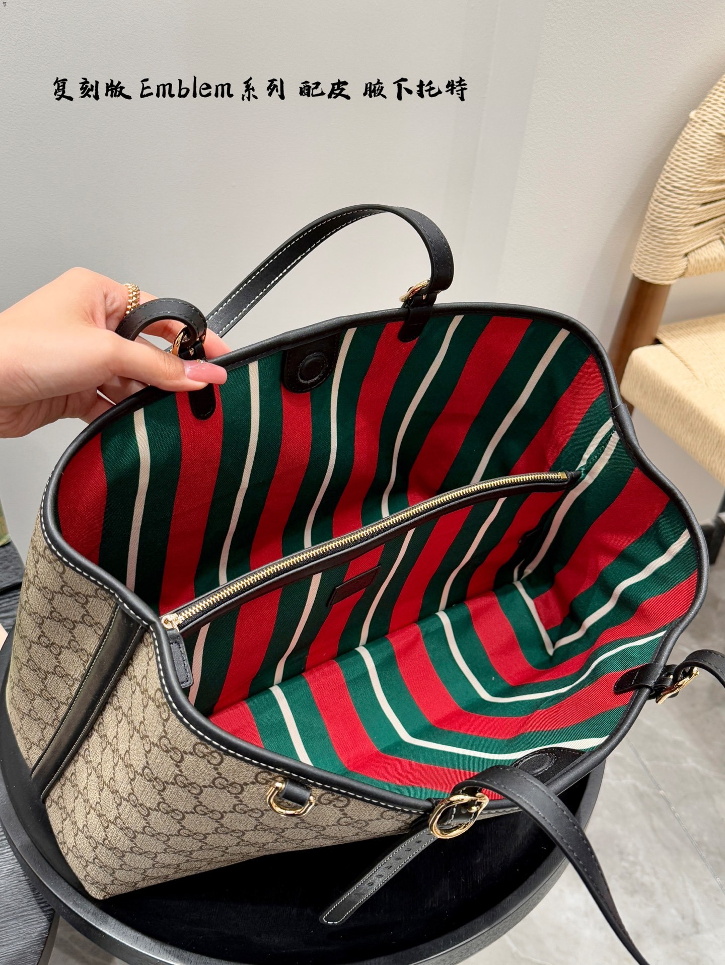 gg-new-arrival-emblem-tote-bag-size-38-26cm-748