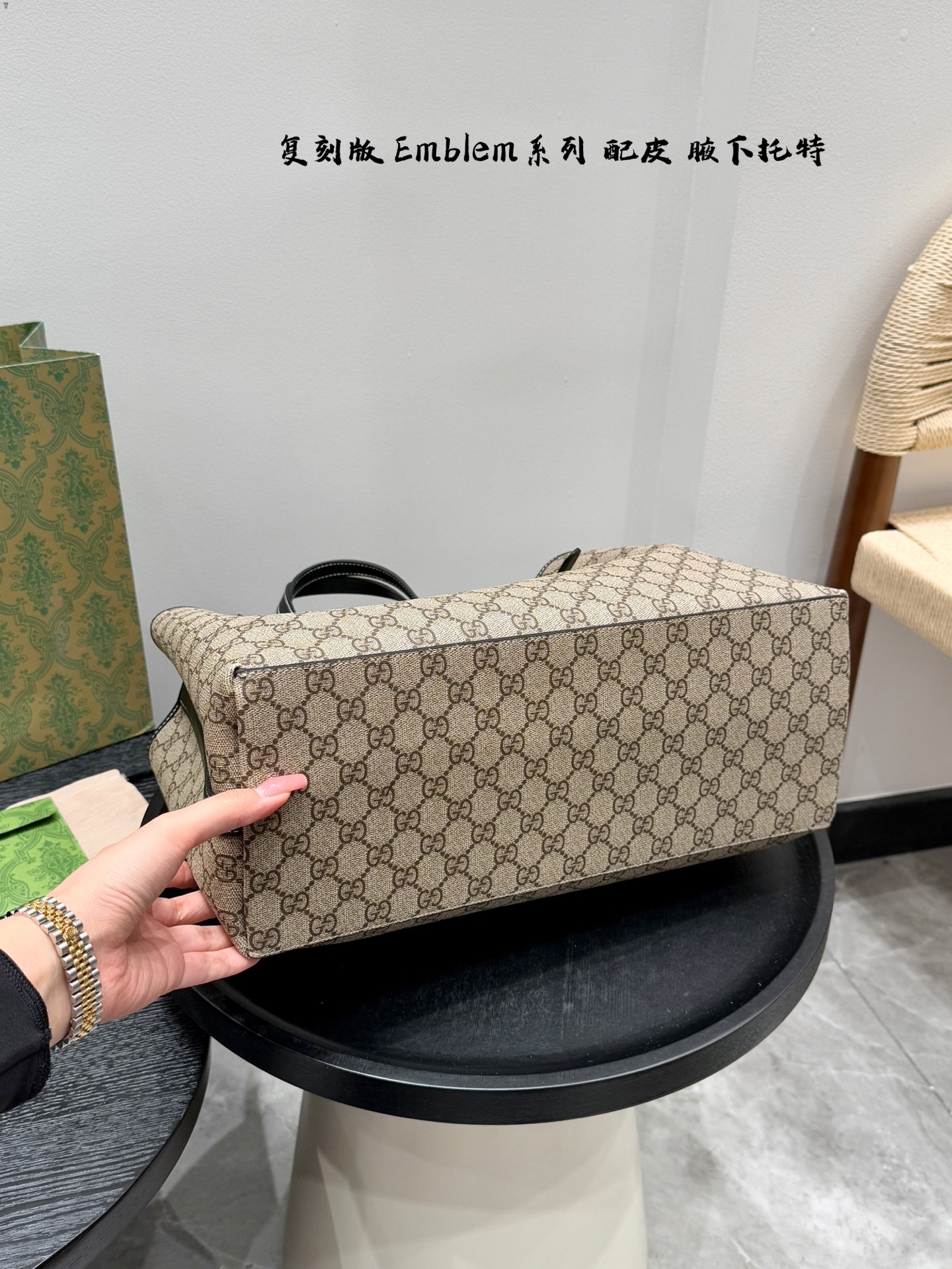 gg-new-arrival-emblem-tote-bag-size-38-26cm-748