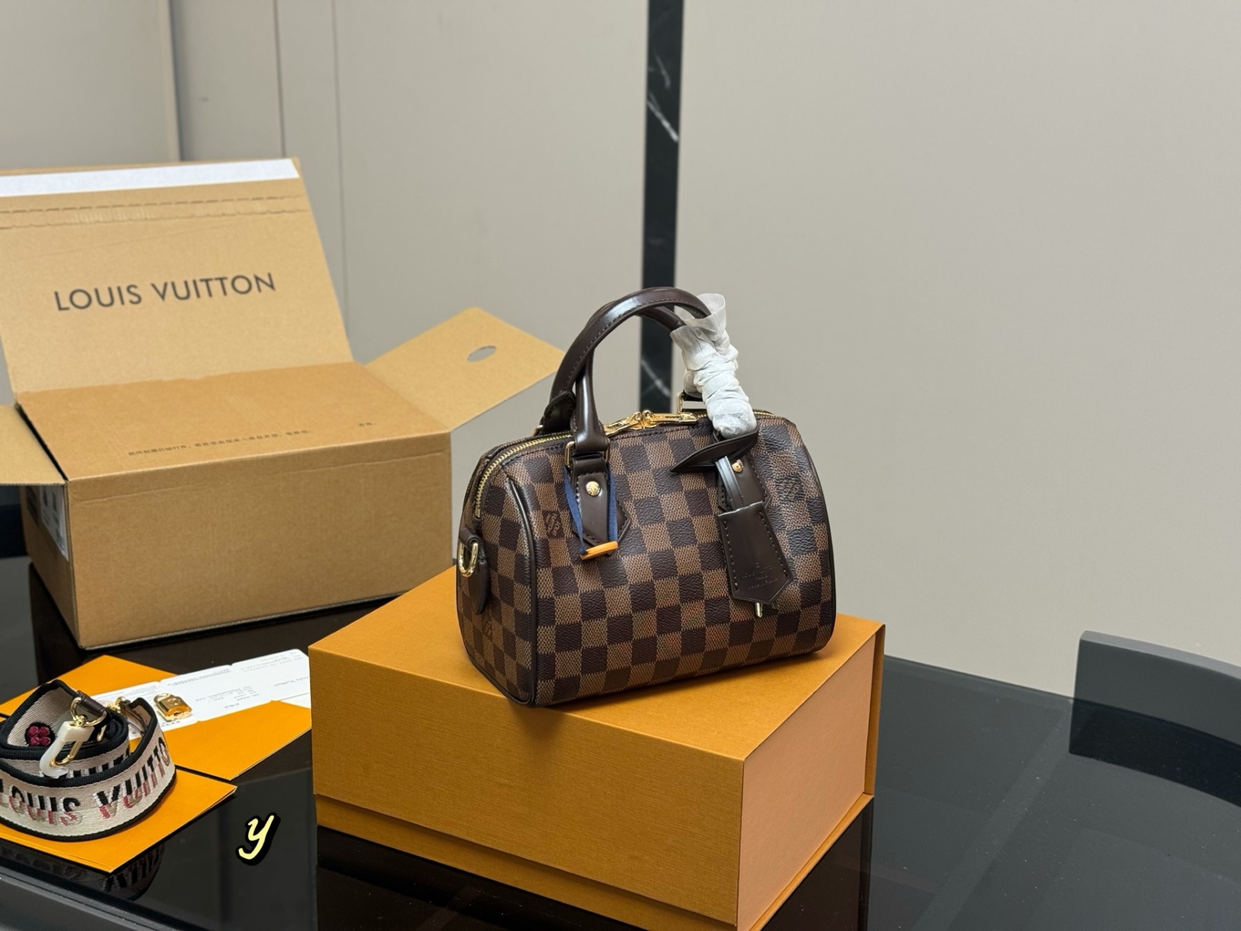 Louis new arrival SPEEDY 20 bag size:20*15 cm