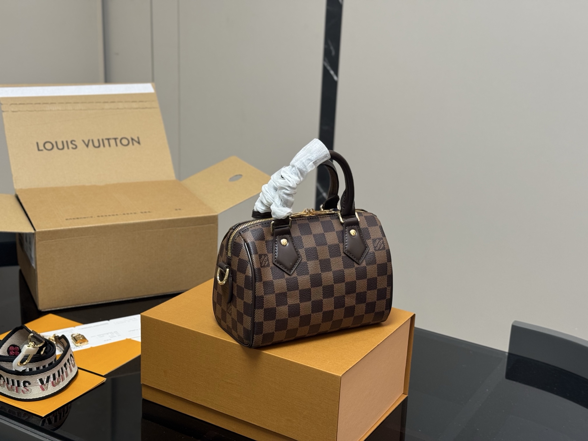 Louis new arrival SPEEDY 20 bag size:20*15 cm