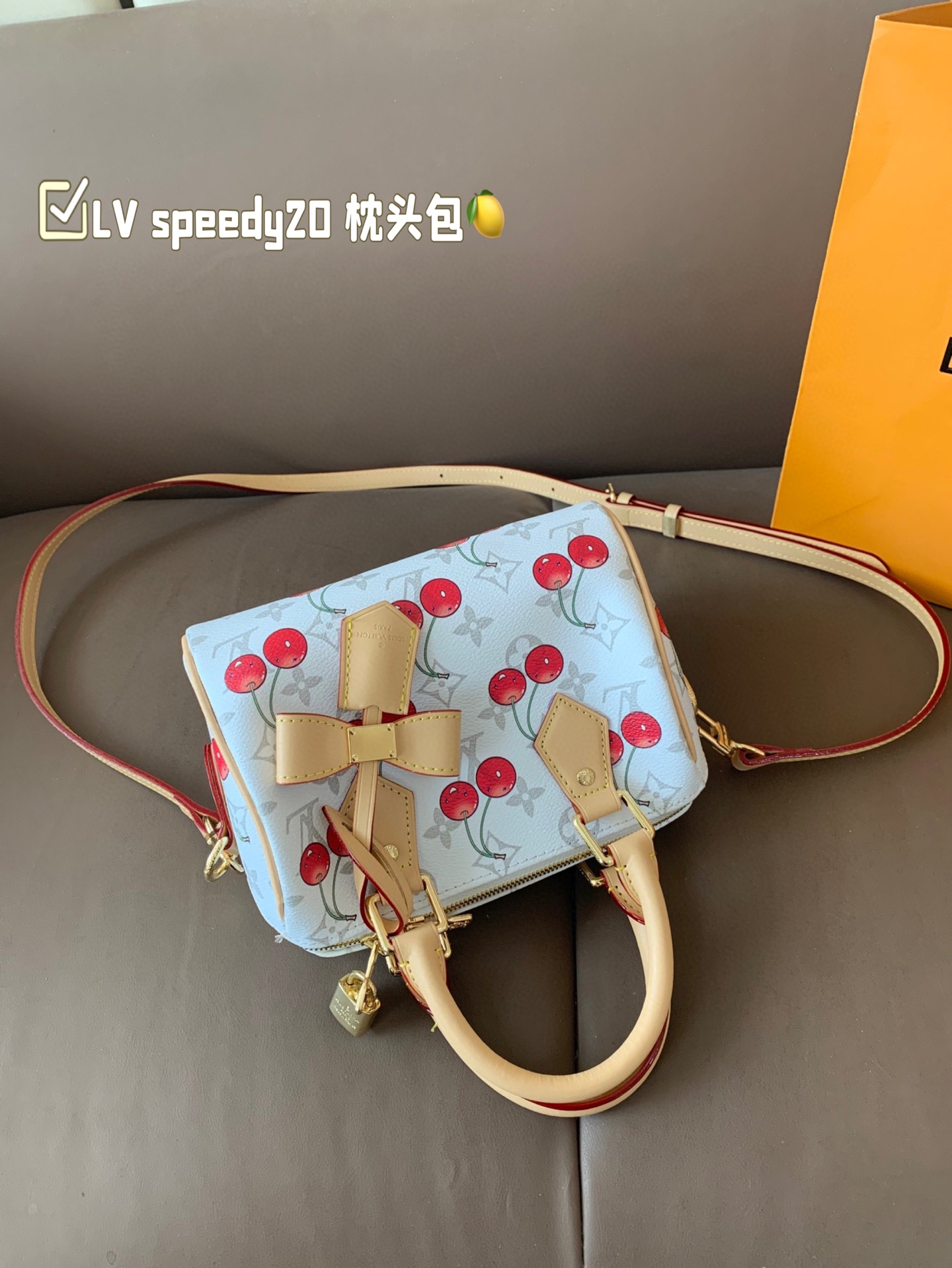 louis-new-arrival-speedy-20-cherry-bag-size-20-15-cm-5173