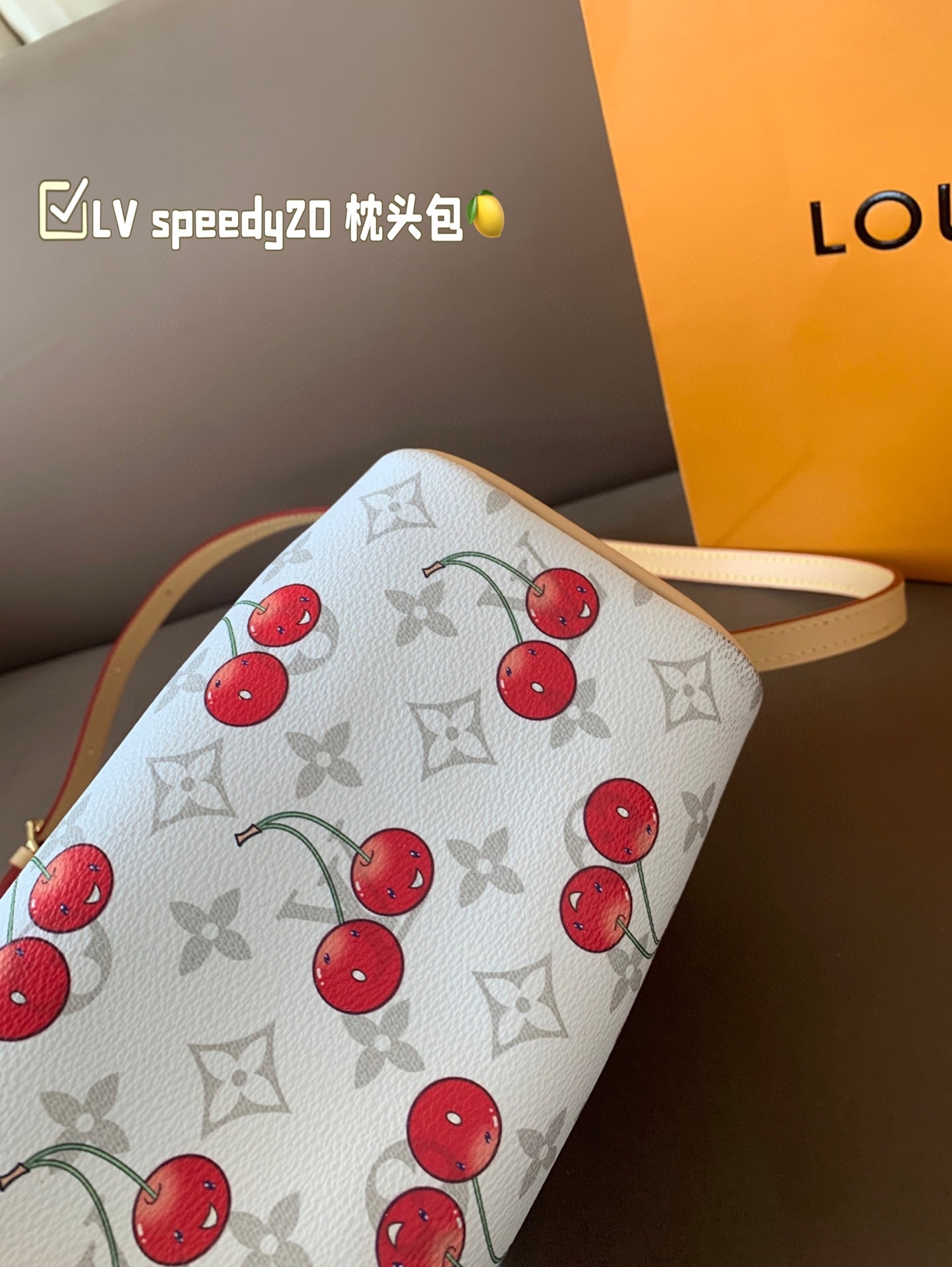 louis-new-arrival-speedy-20-cherry-bag-size-20-15-cm-5173