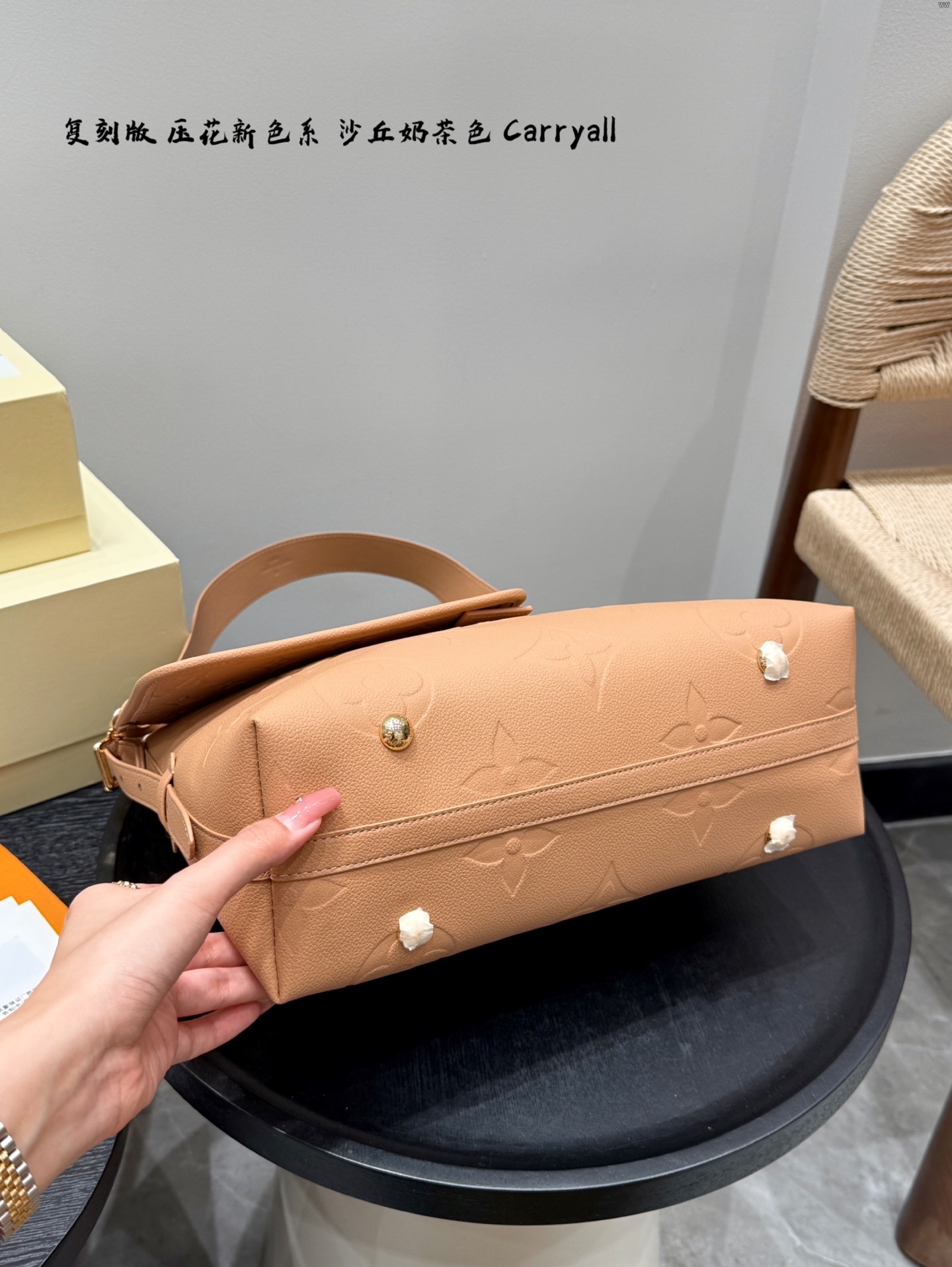 Louis new arrival carryall bag size: 30*25 cm