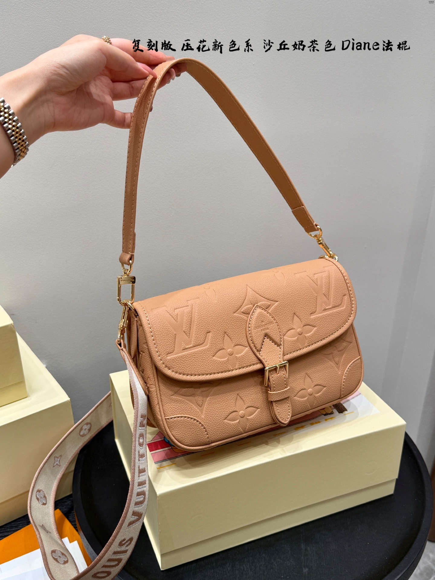 Louis new arrival Diane bag size: 25*15 cm