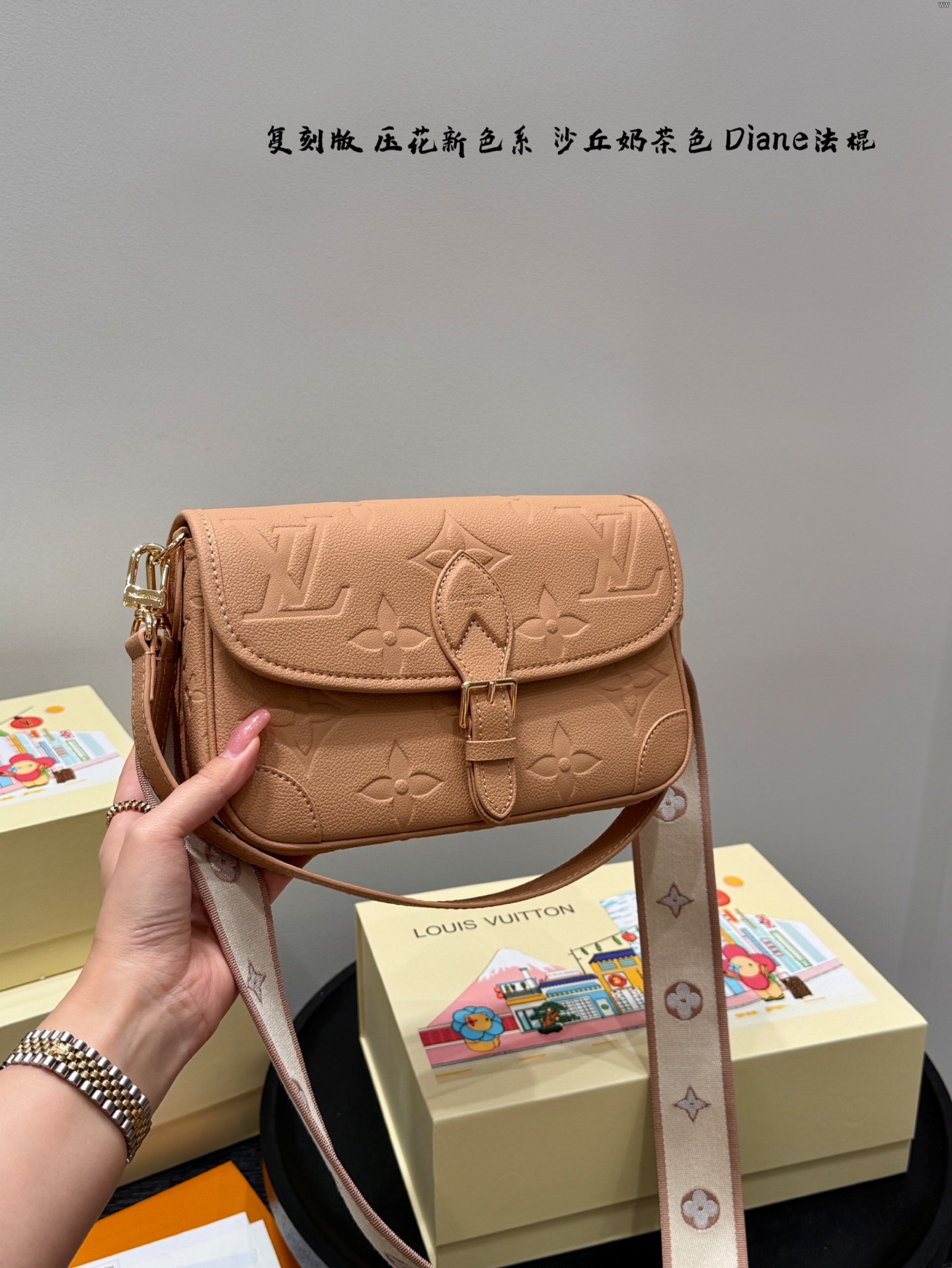 Louis new arrival Diane bag size: 25*15 cm