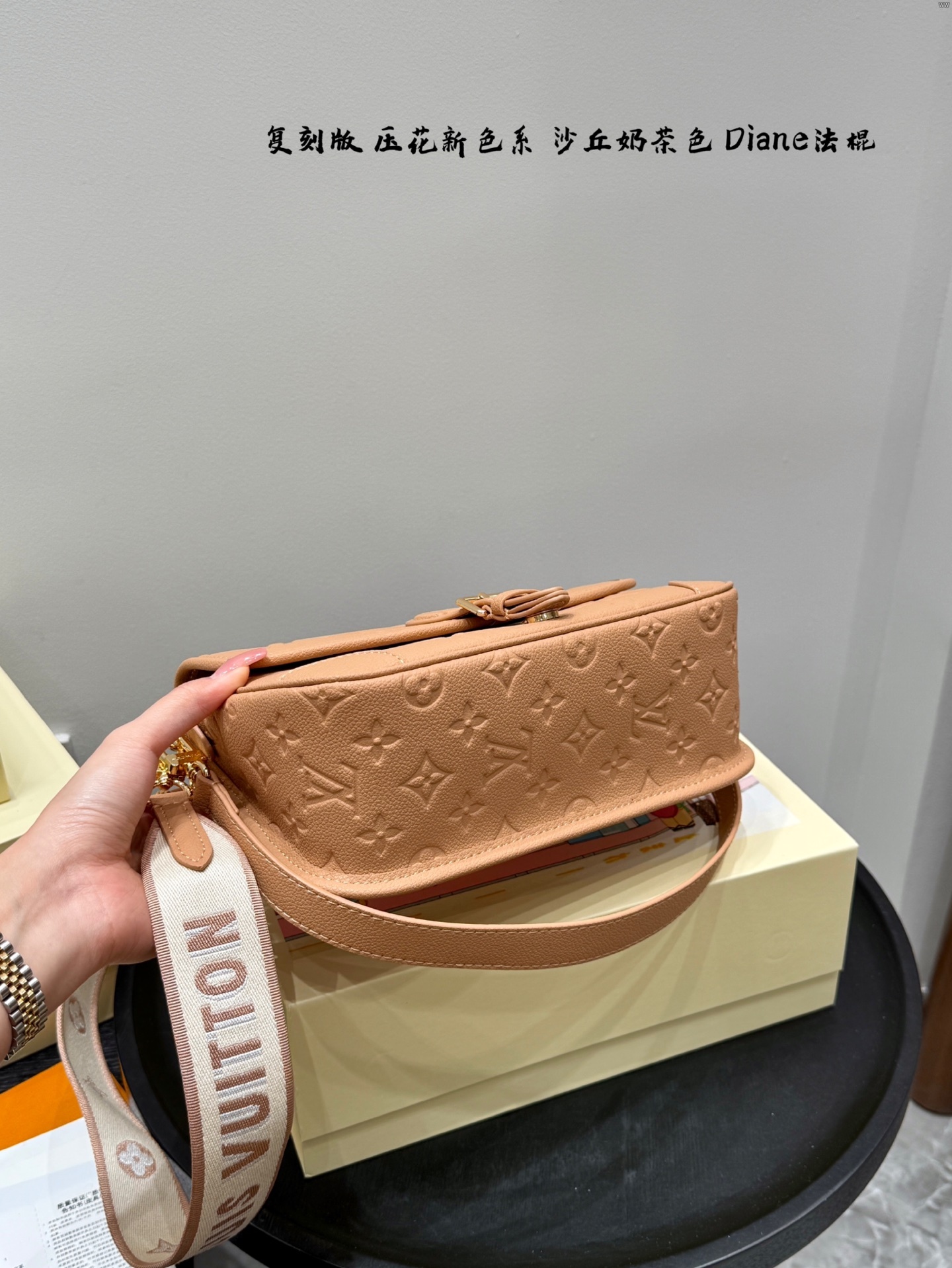 Louis new arrival Diane bag size: 25*15 cm