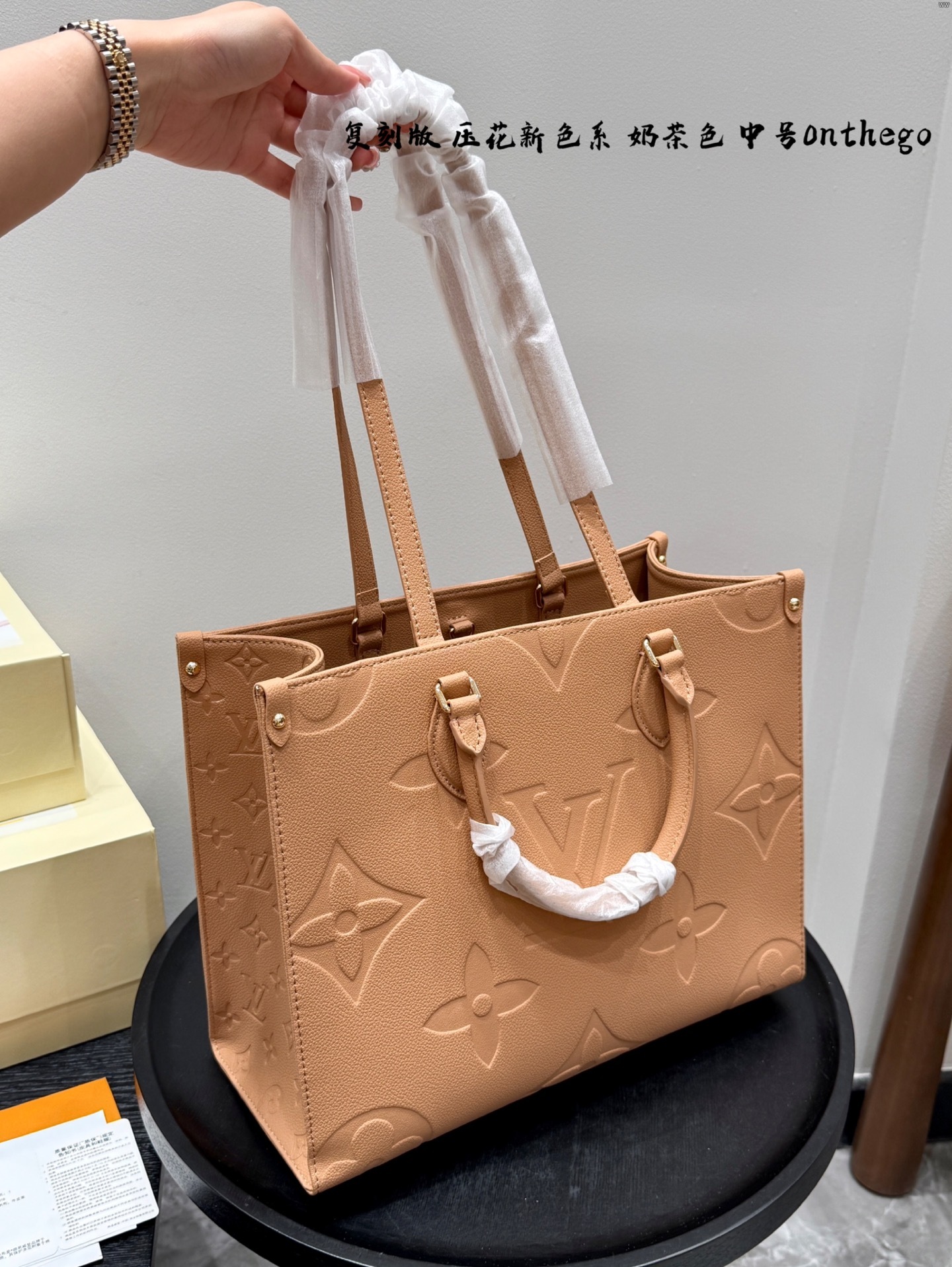 louis-new-arrival-onthego-tote-bag-008-2873