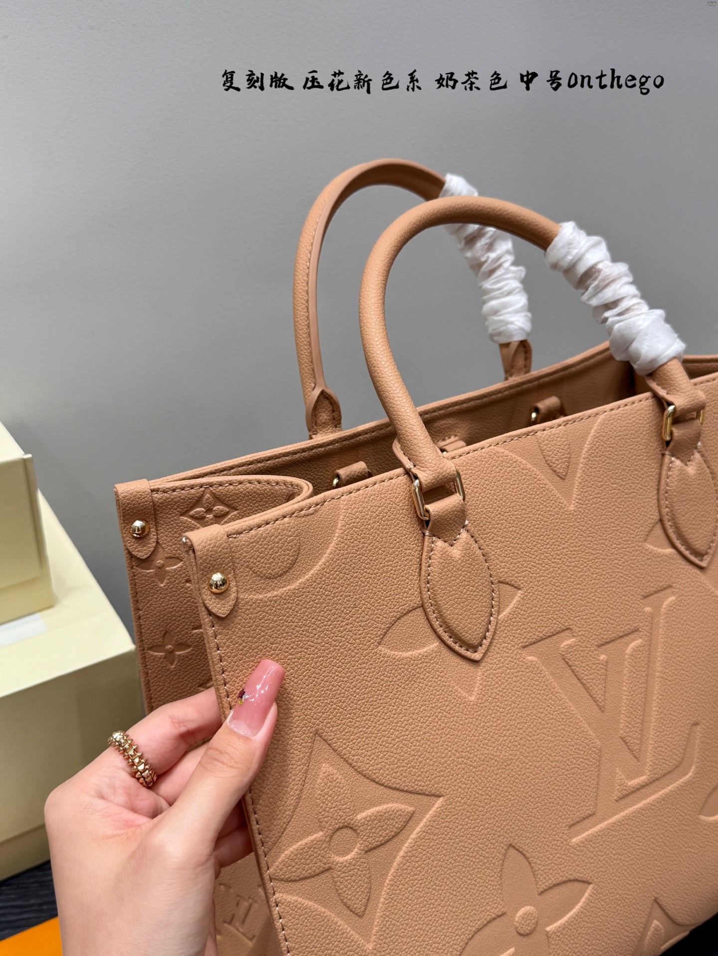 louis-new-arrival-onthego-tote-bag-008-2873