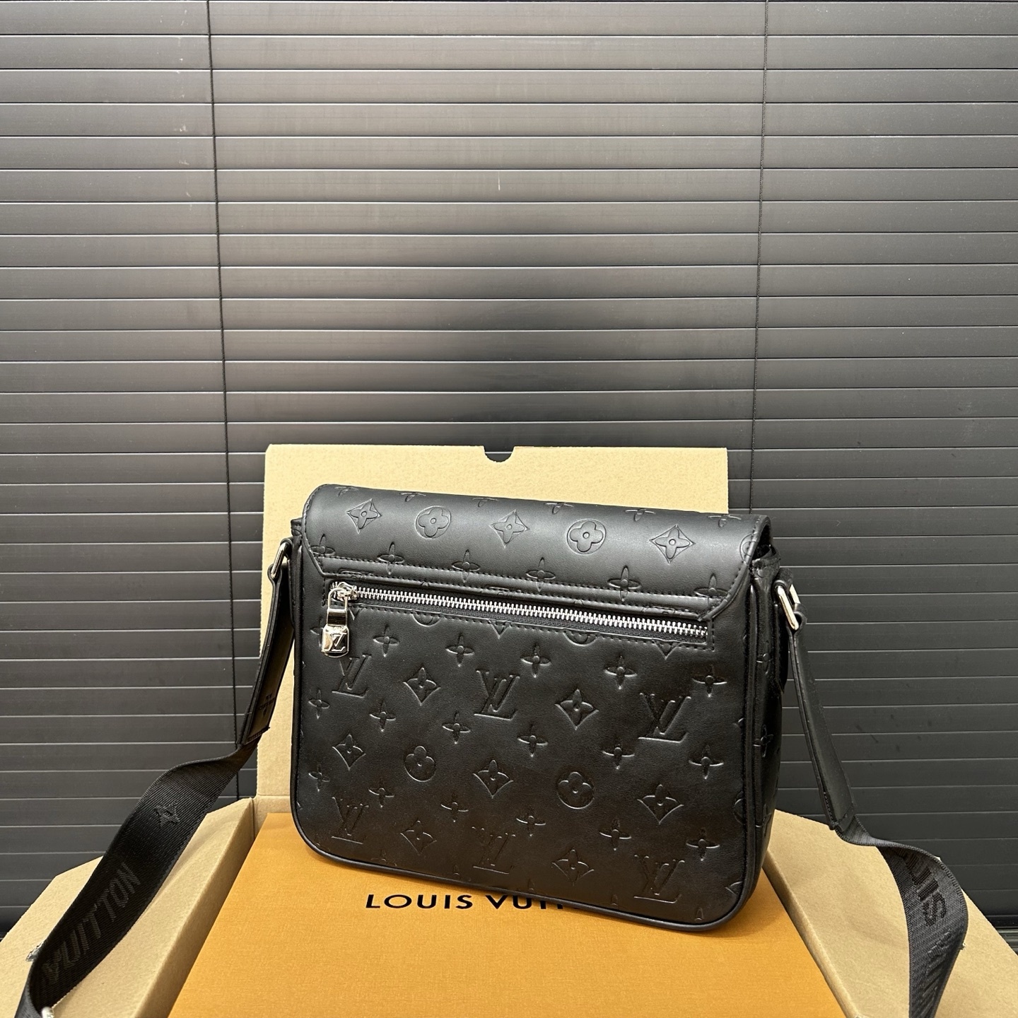 Louis new arrival DISTRICT men bag size:25*20 cm