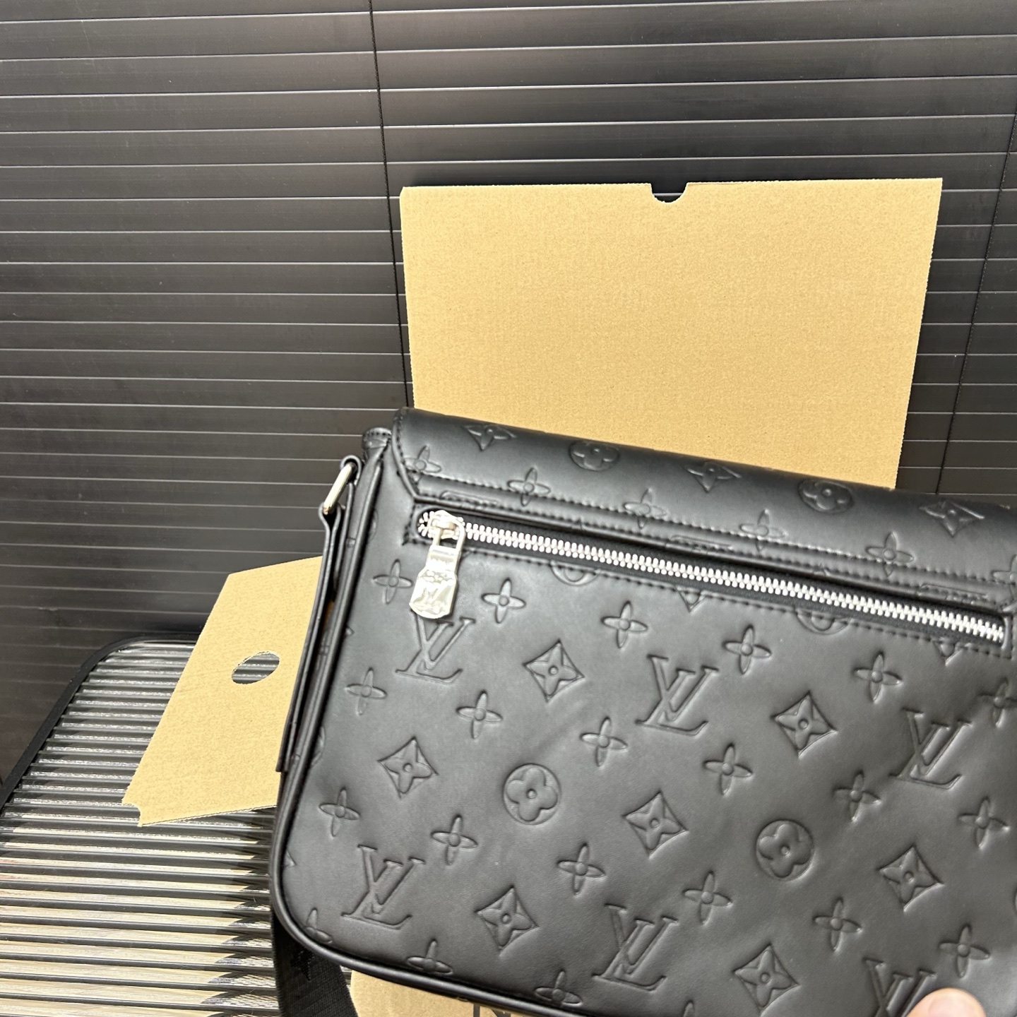 Louis new arrival DISTRICT men bag size:25*20 cm