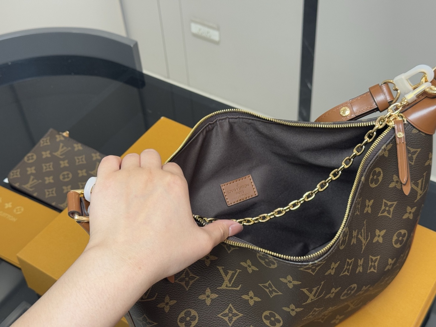 Louis new arrival loop moon hobo bag size:37*24 cm