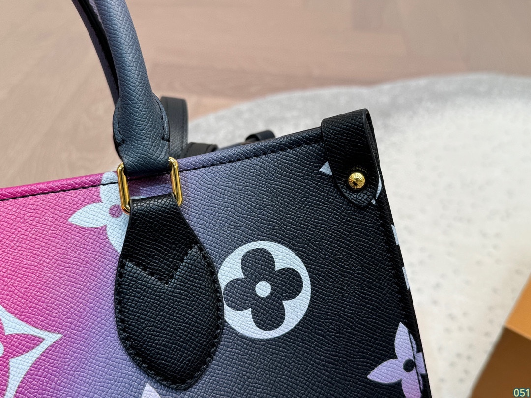 Louis new arrival limited edition onthego bag size:32 * 26cm