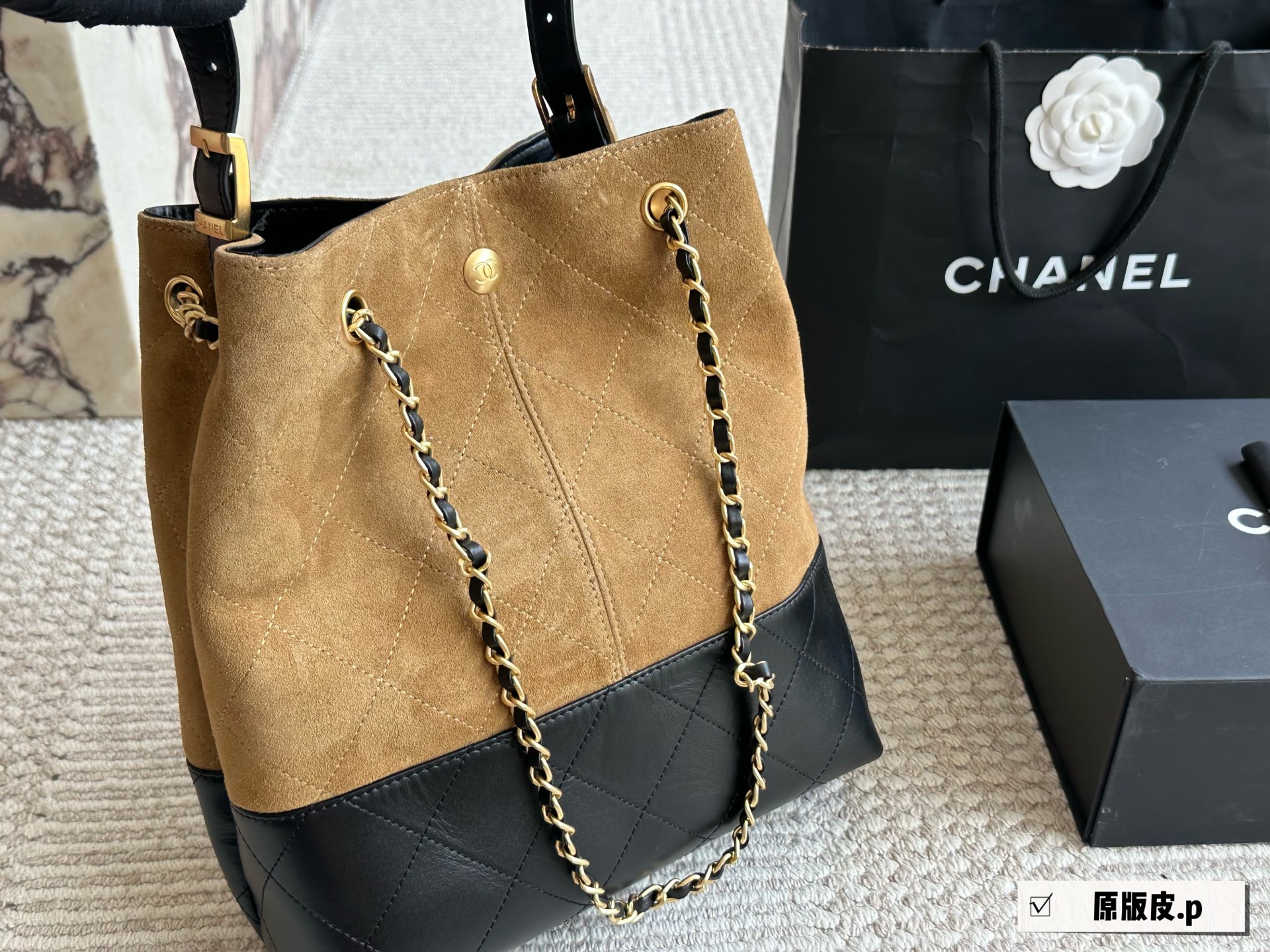 Cc new arriva 25s tote bag size: 27*32