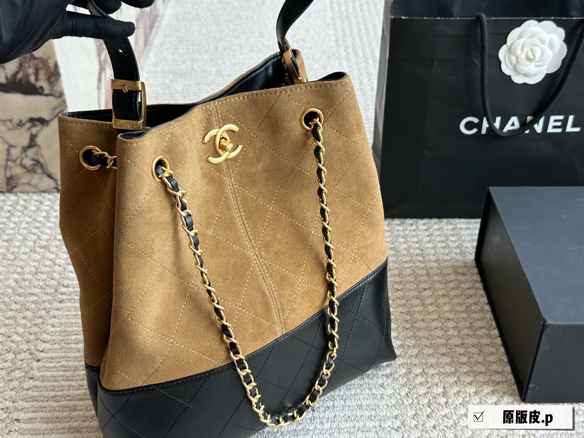 Cc new arriva 25s tote bag size: 27*32