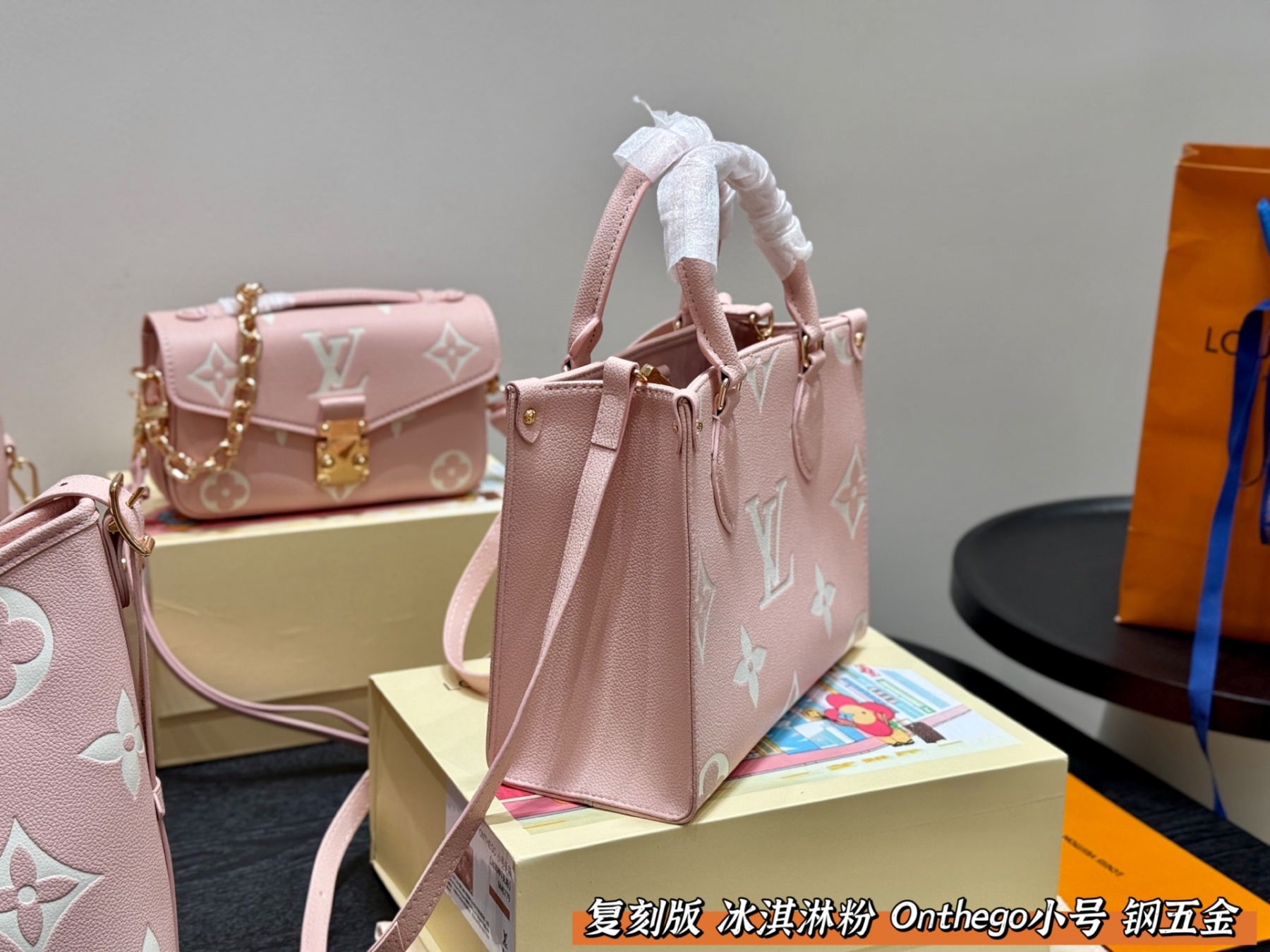 louis-new-arrival-pink-onthego-tote-bag-5437