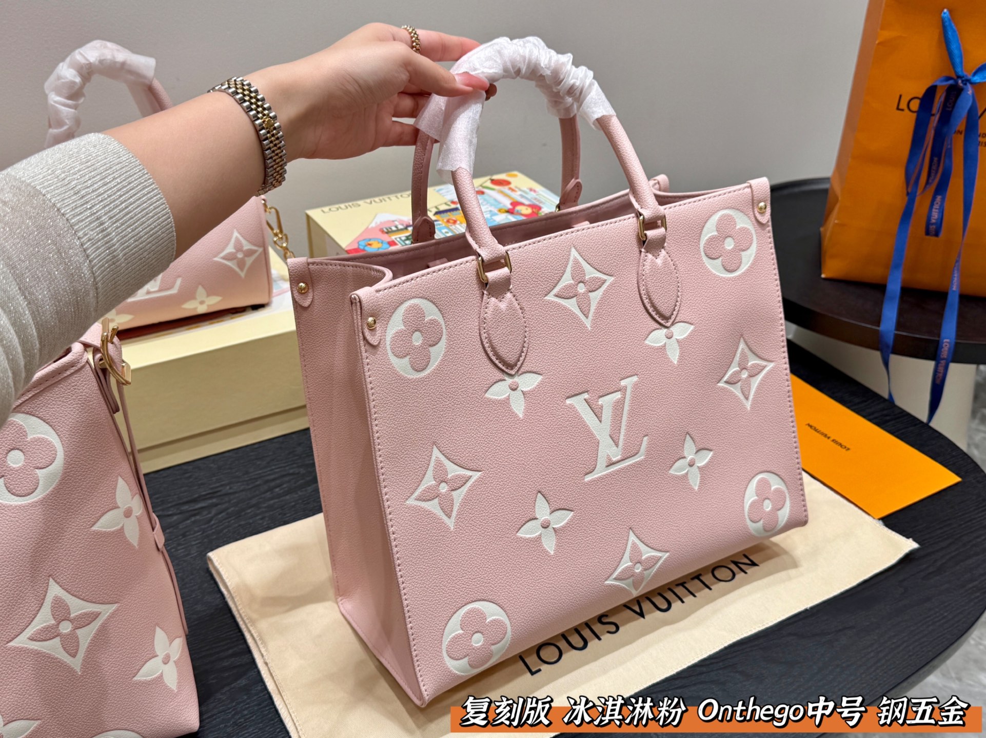louis-new-arrival-pink-onthego-tote-bag-5437