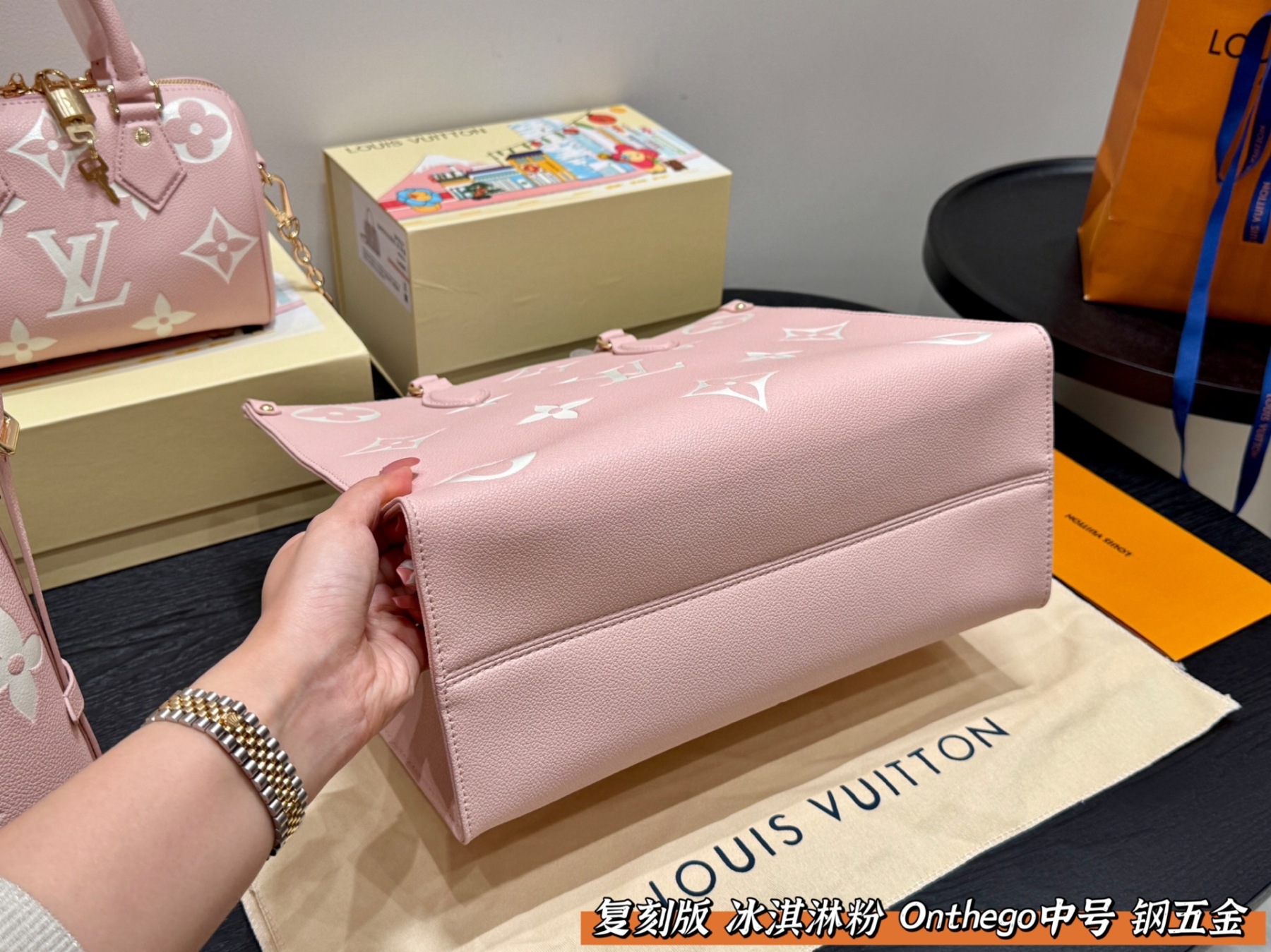 louis-new-arrival-pink-onthego-tote-bag-5437