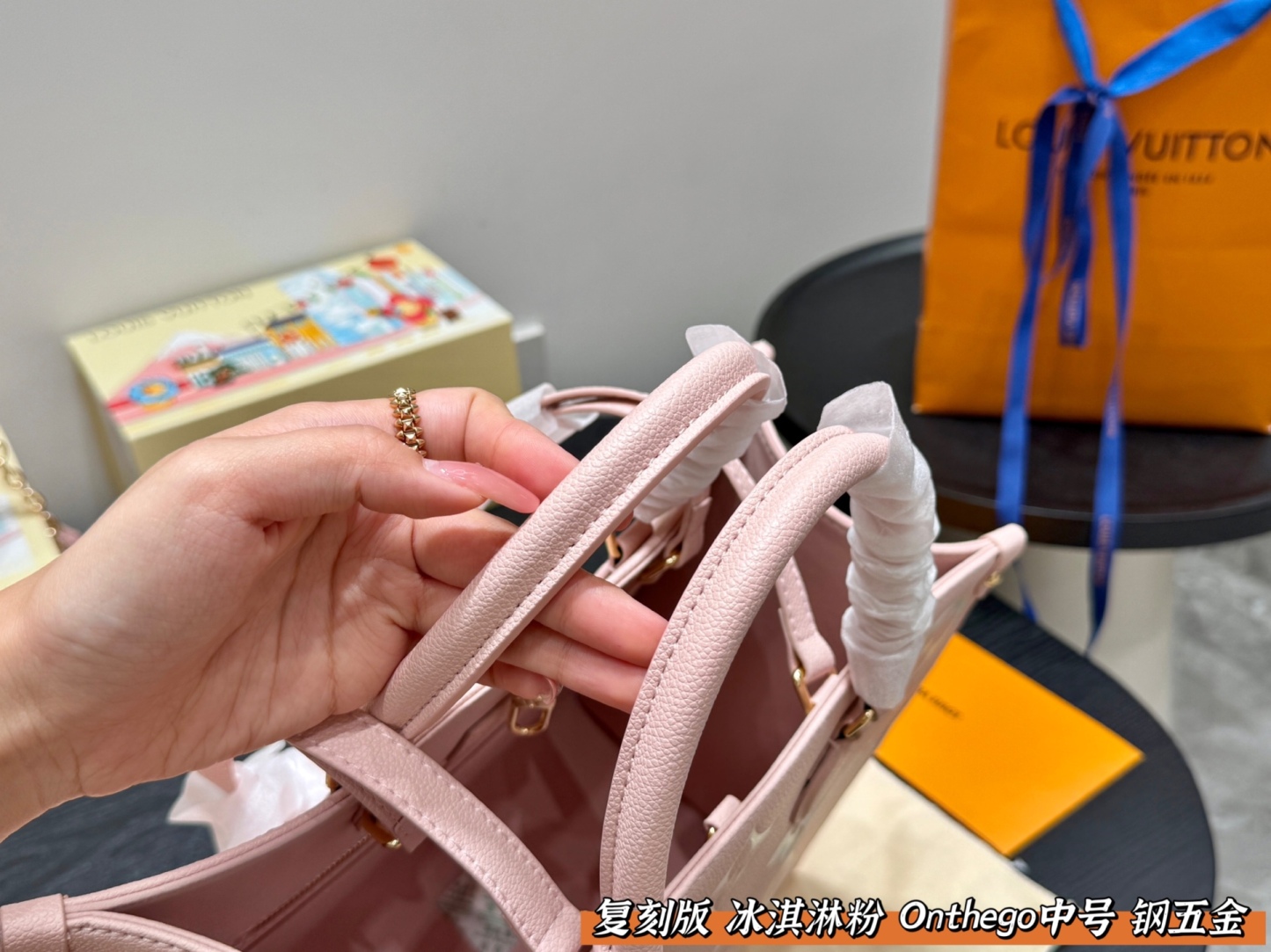 louis-new-arrival-pink-onthego-tote-bag-5437