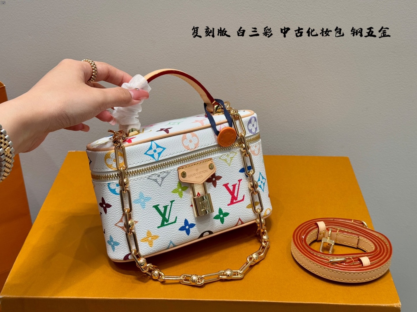 Louis new arrival makeup bag size; 19*12cm