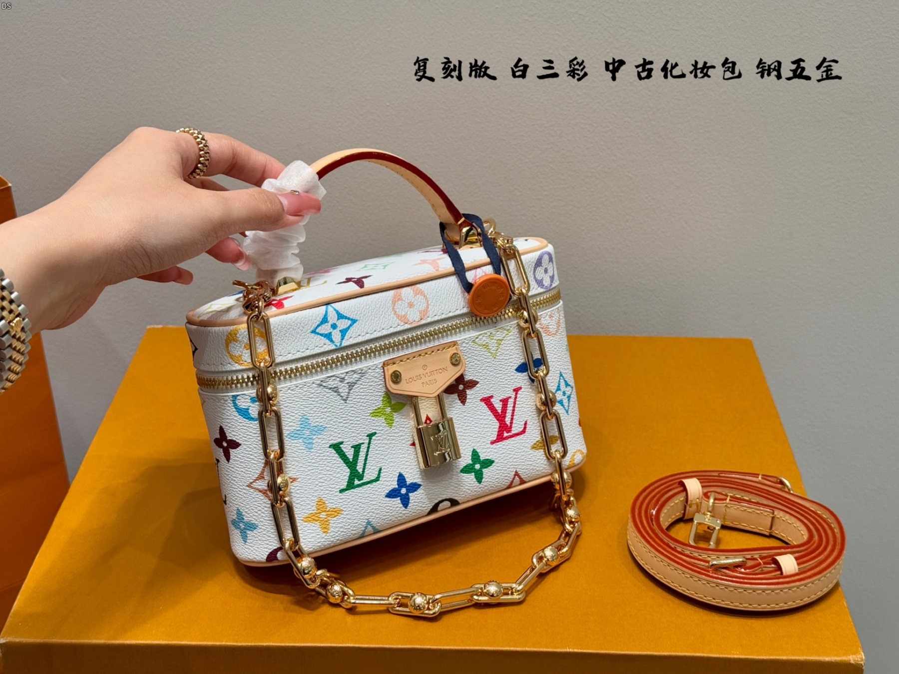 Louis new arrival makeup bag size; 19*12cm