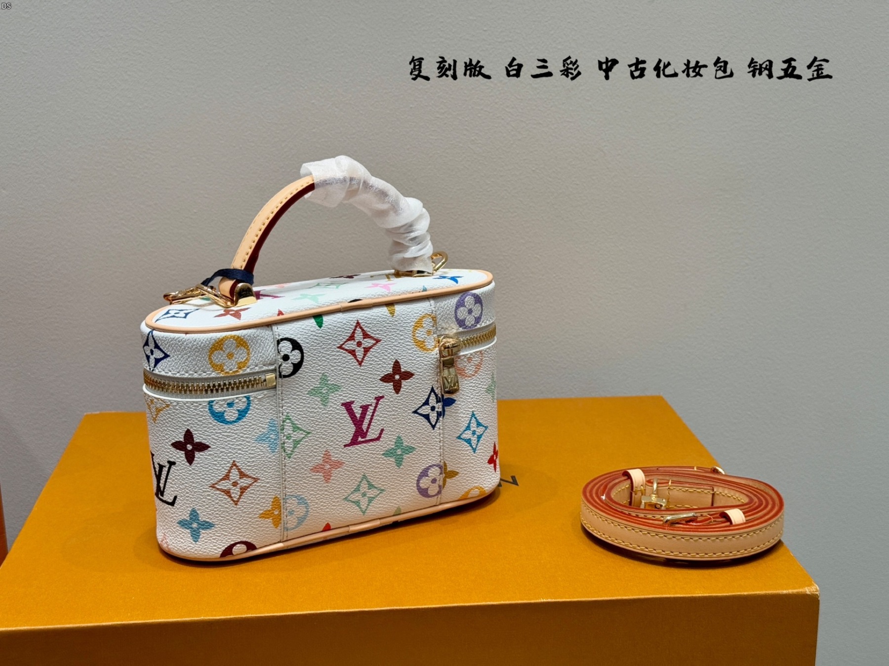 Louis new arrival makeup bag size; 19*12cm