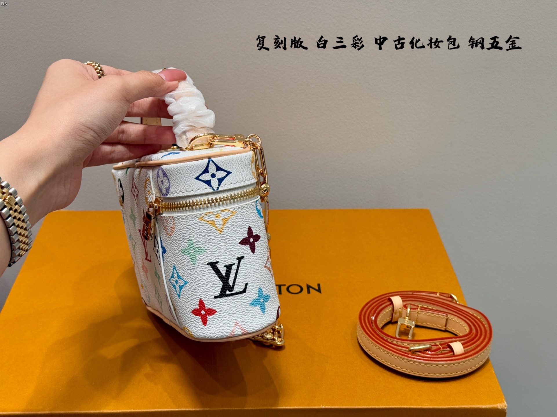 Louis new arrival makeup bag size; 19*12cm