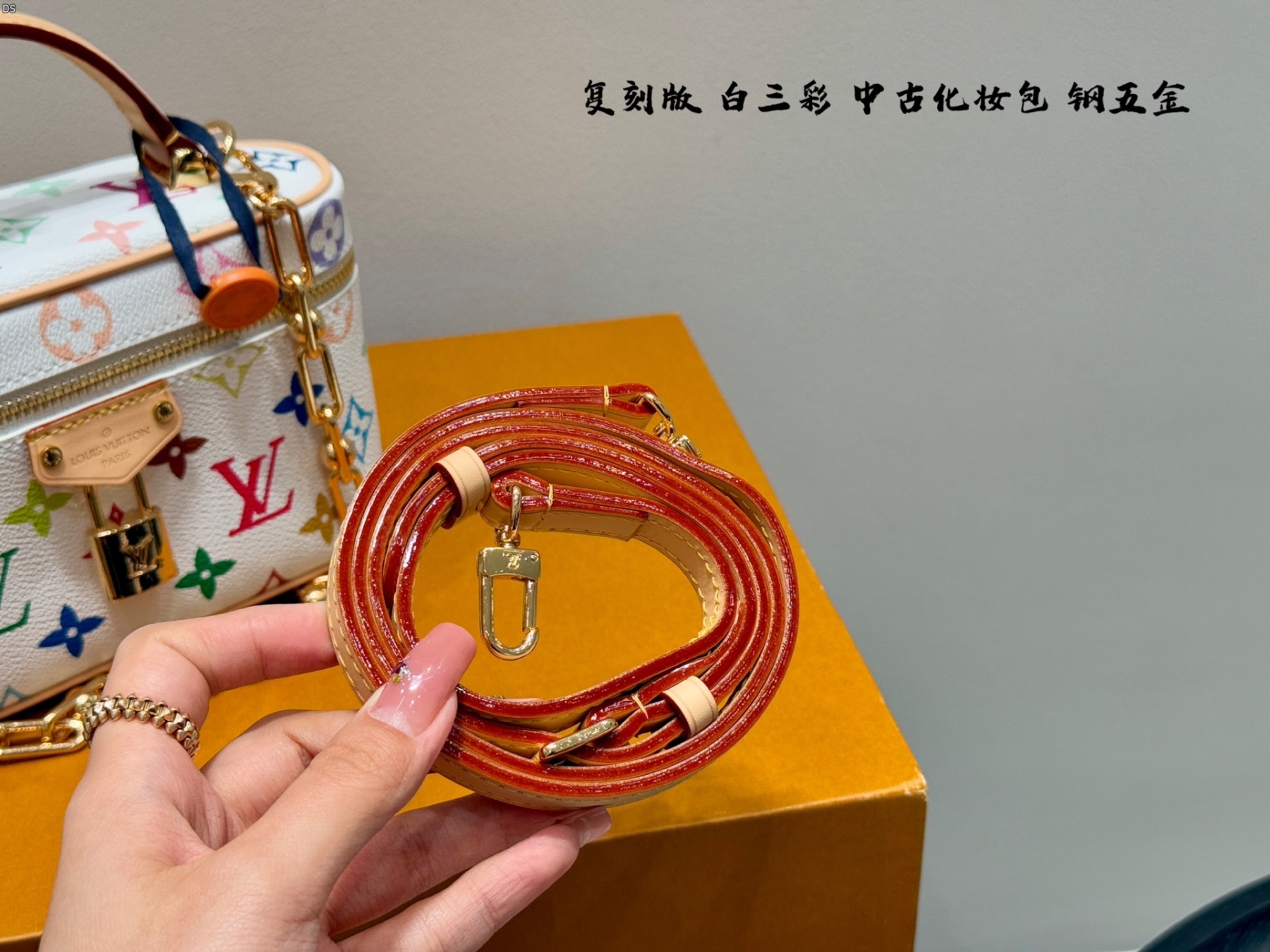 Louis new arrival makeup bag size; 19*12cm